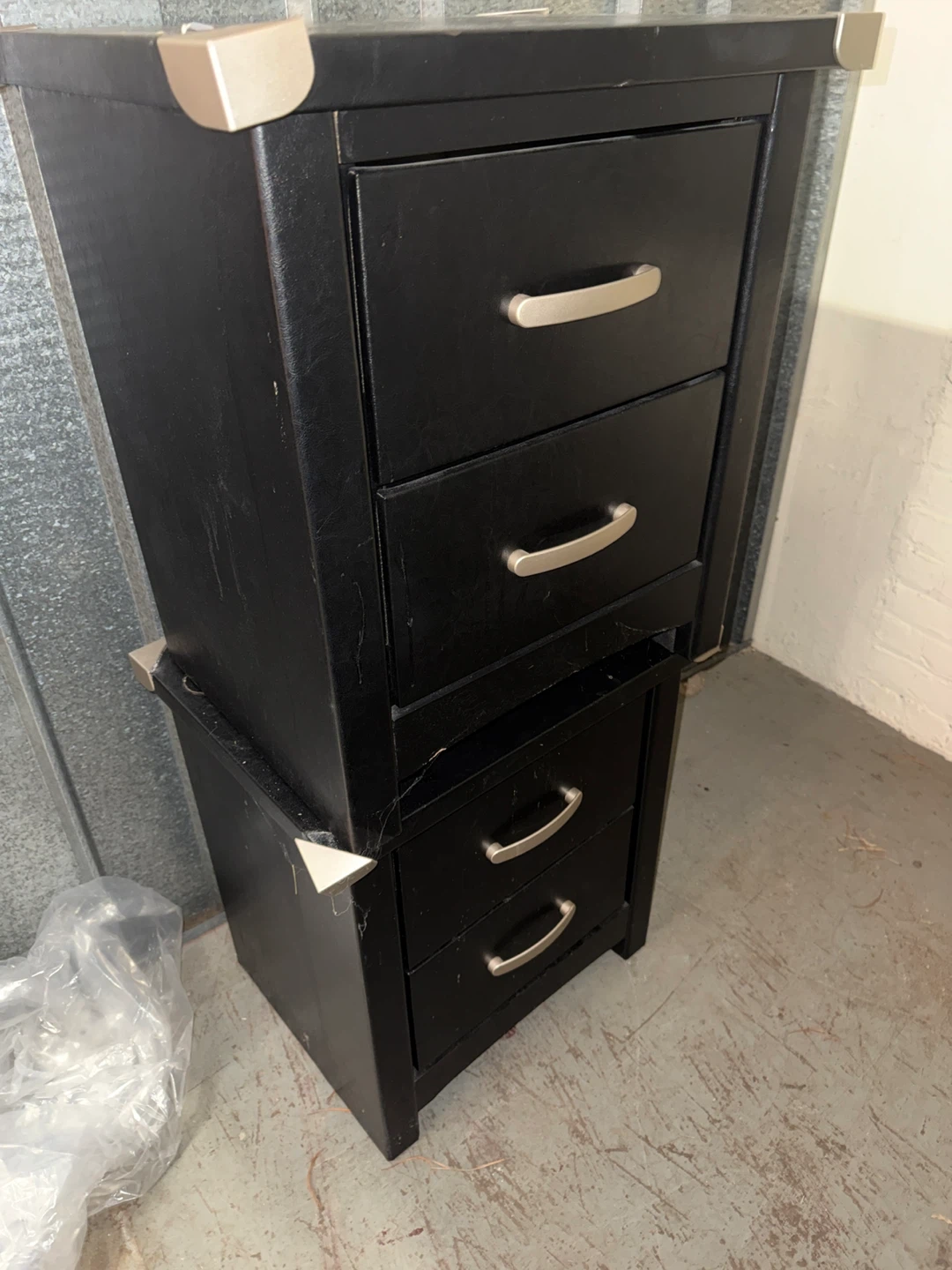 Black 3-Drawer Dresser everything for FREE