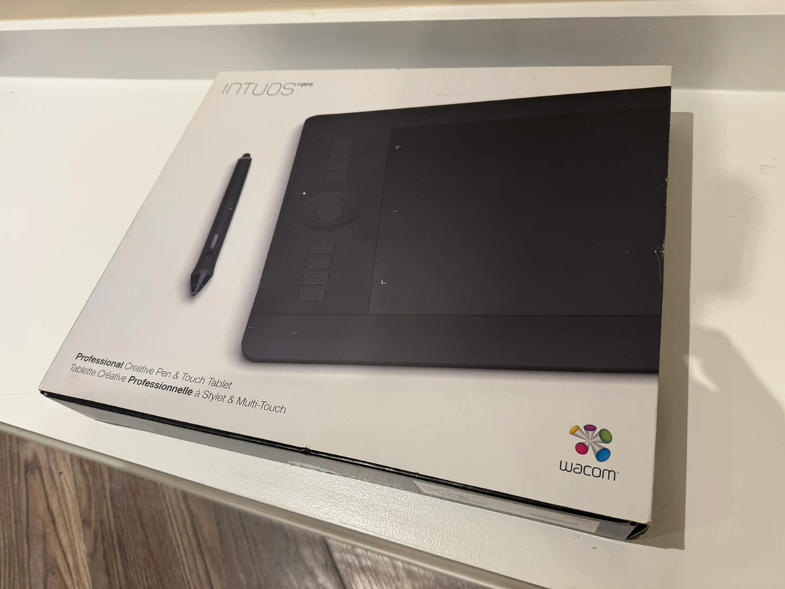 Wacom Intuos Pro Creative Pen & Touch Tablet - photo 5