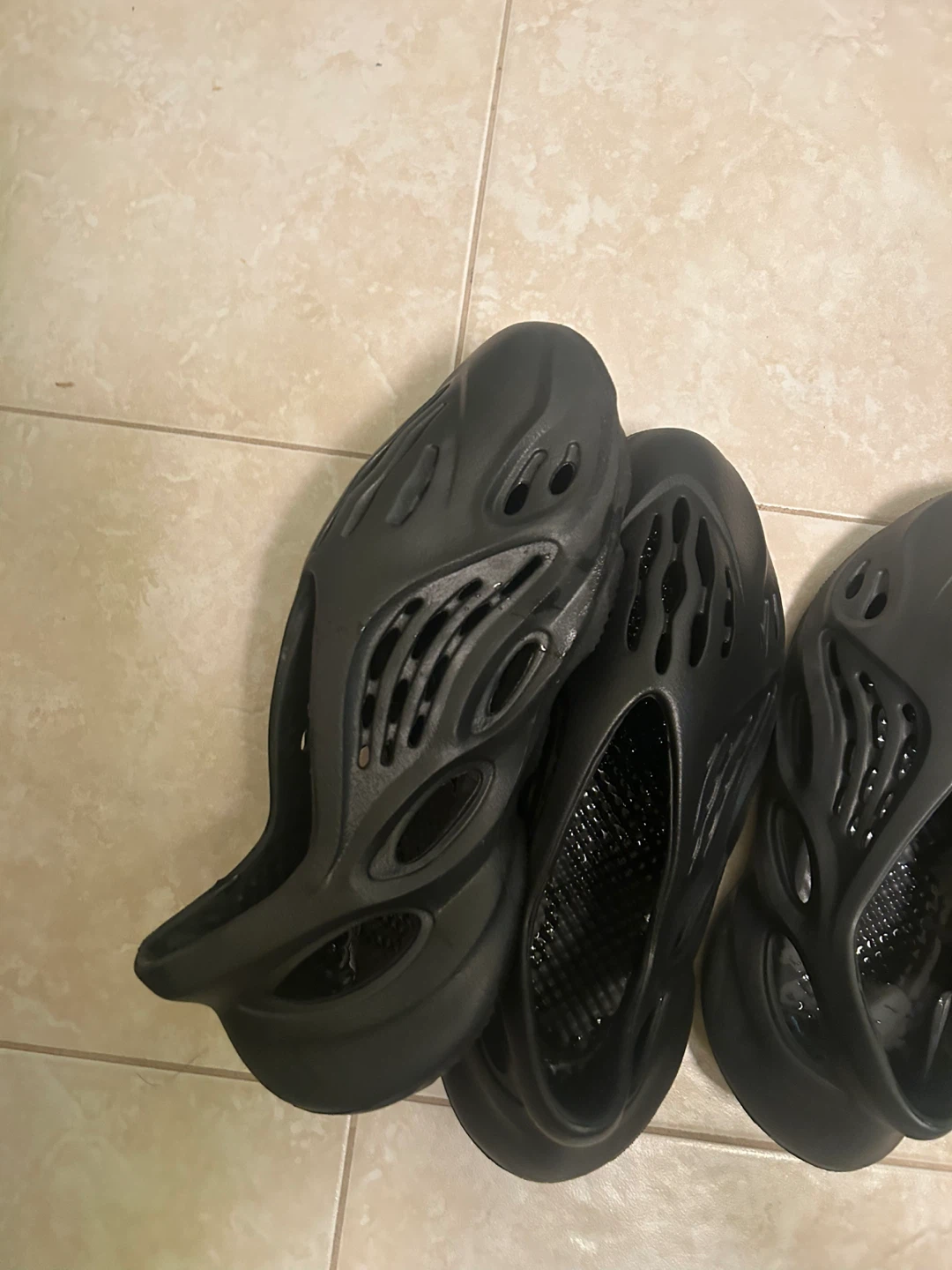 Black Foam Runner Style Slides