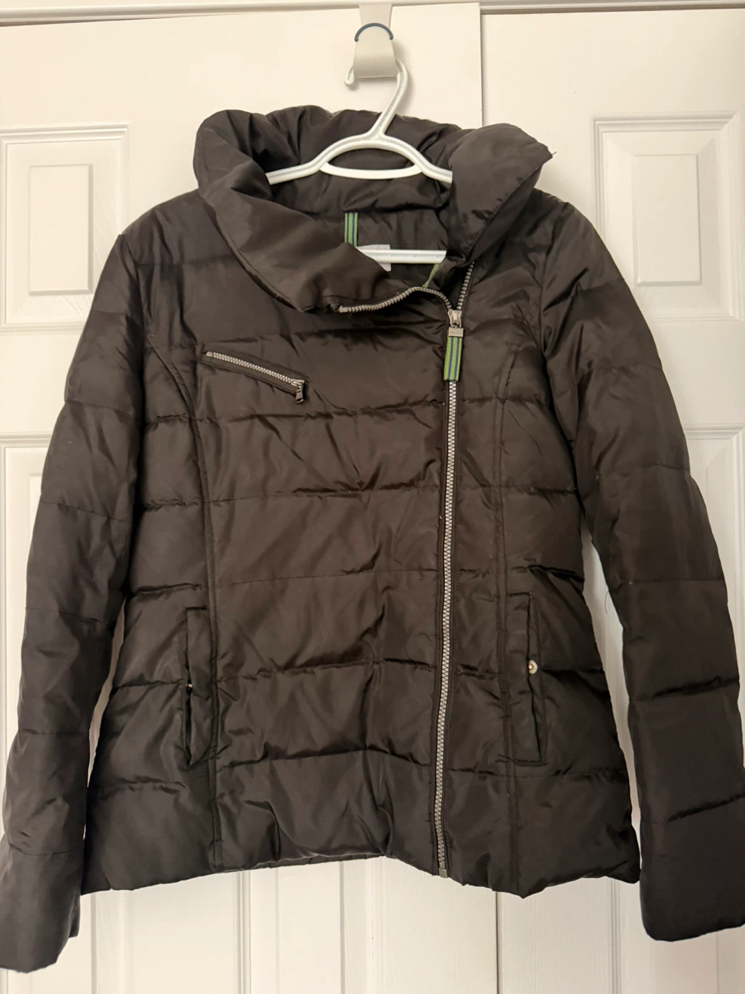 Size small women’s Puffer Jacket