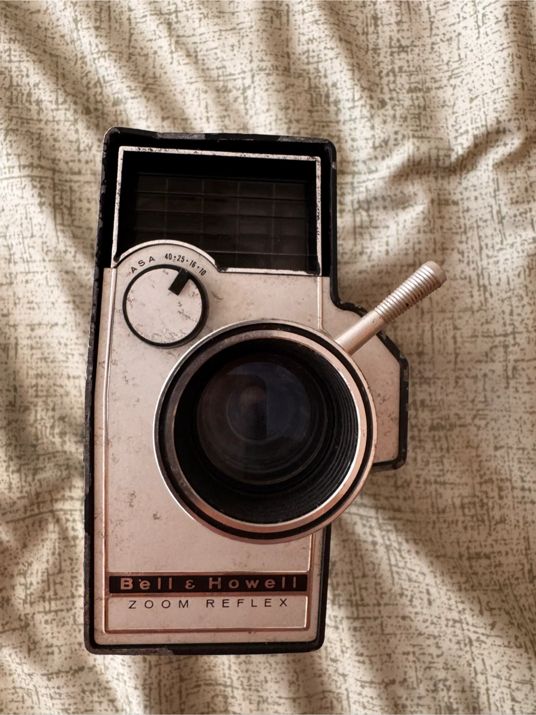 Bell & Howell Zoom Reflex Autoload 8mm Film Camera - photo 2
