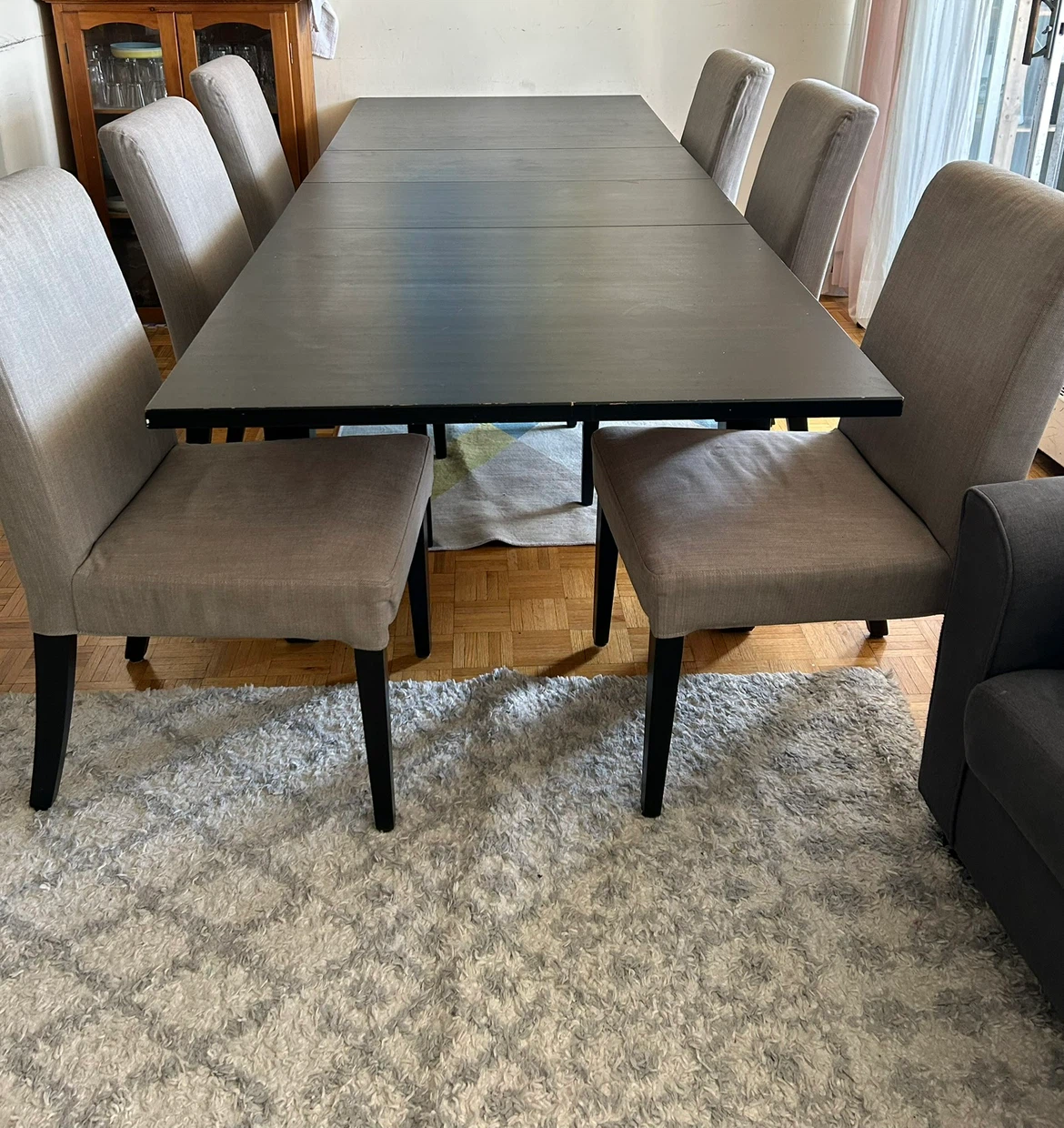 Black Extendable Dining Table with 6 chairs