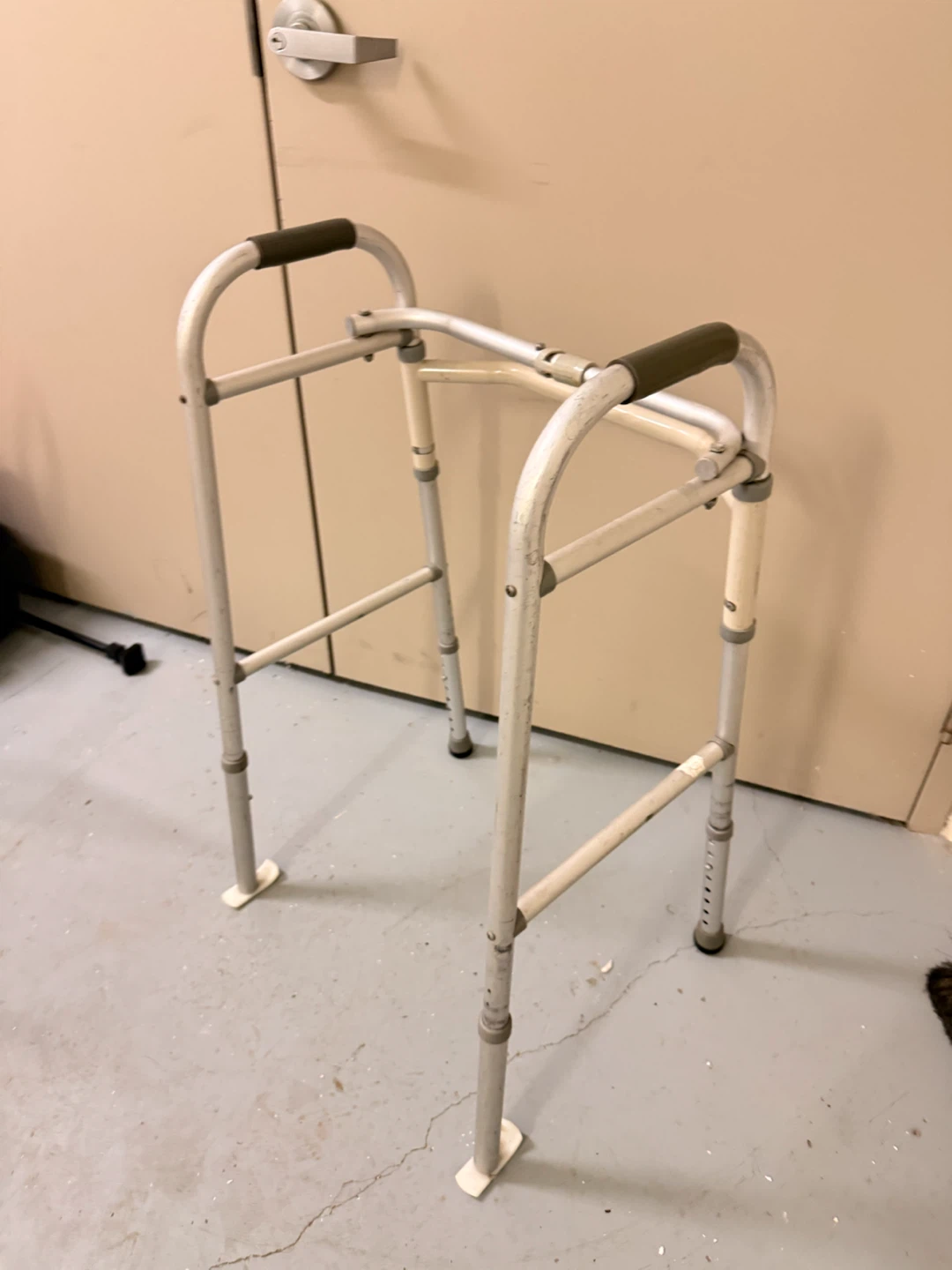 Mobility Aid Bundle: Walker, Rollator, and Quad Cane - photo 2