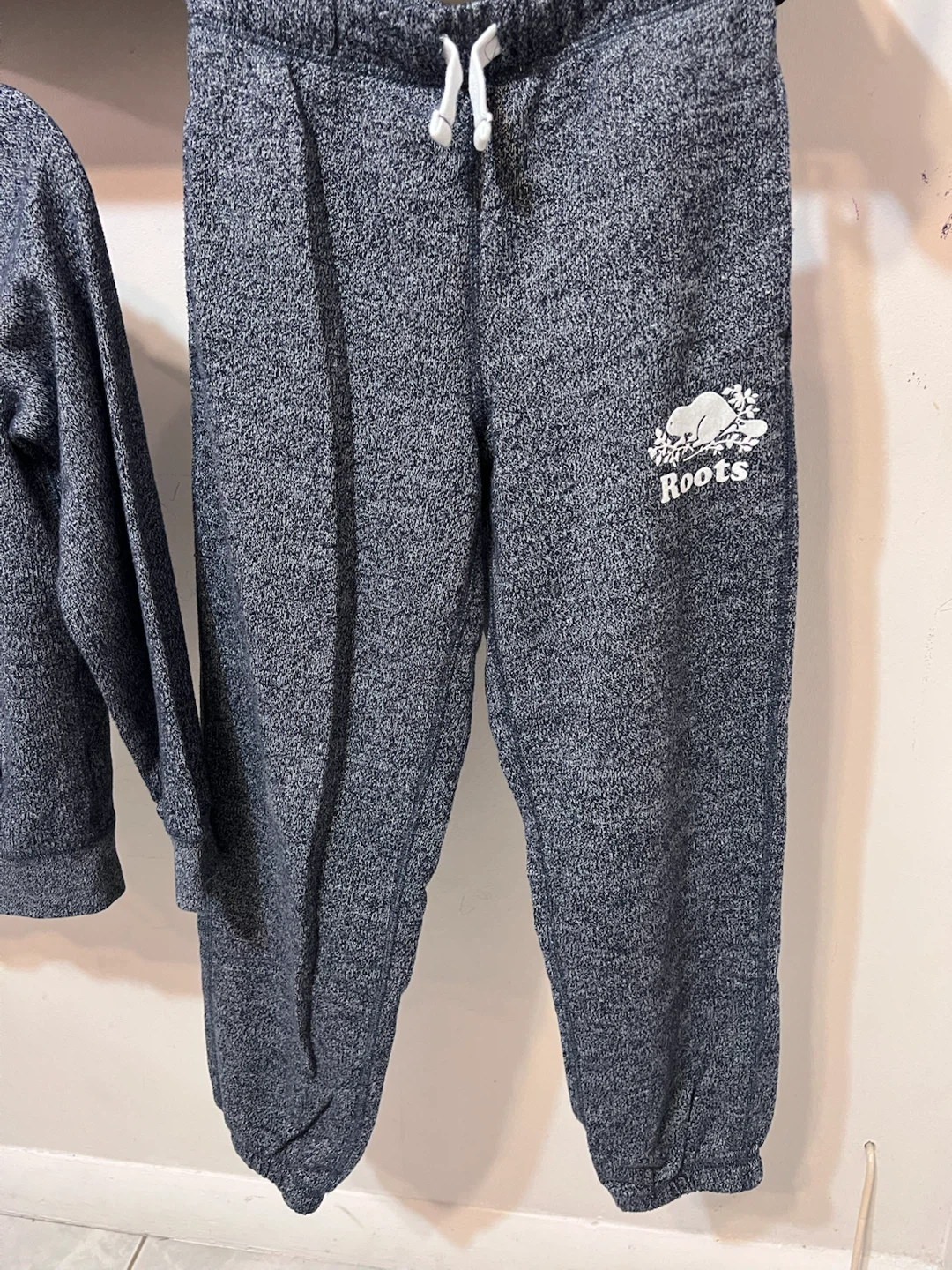 Roots Kids Matching Sweatsuit Set– Size 9–10 – Like New - photo 2