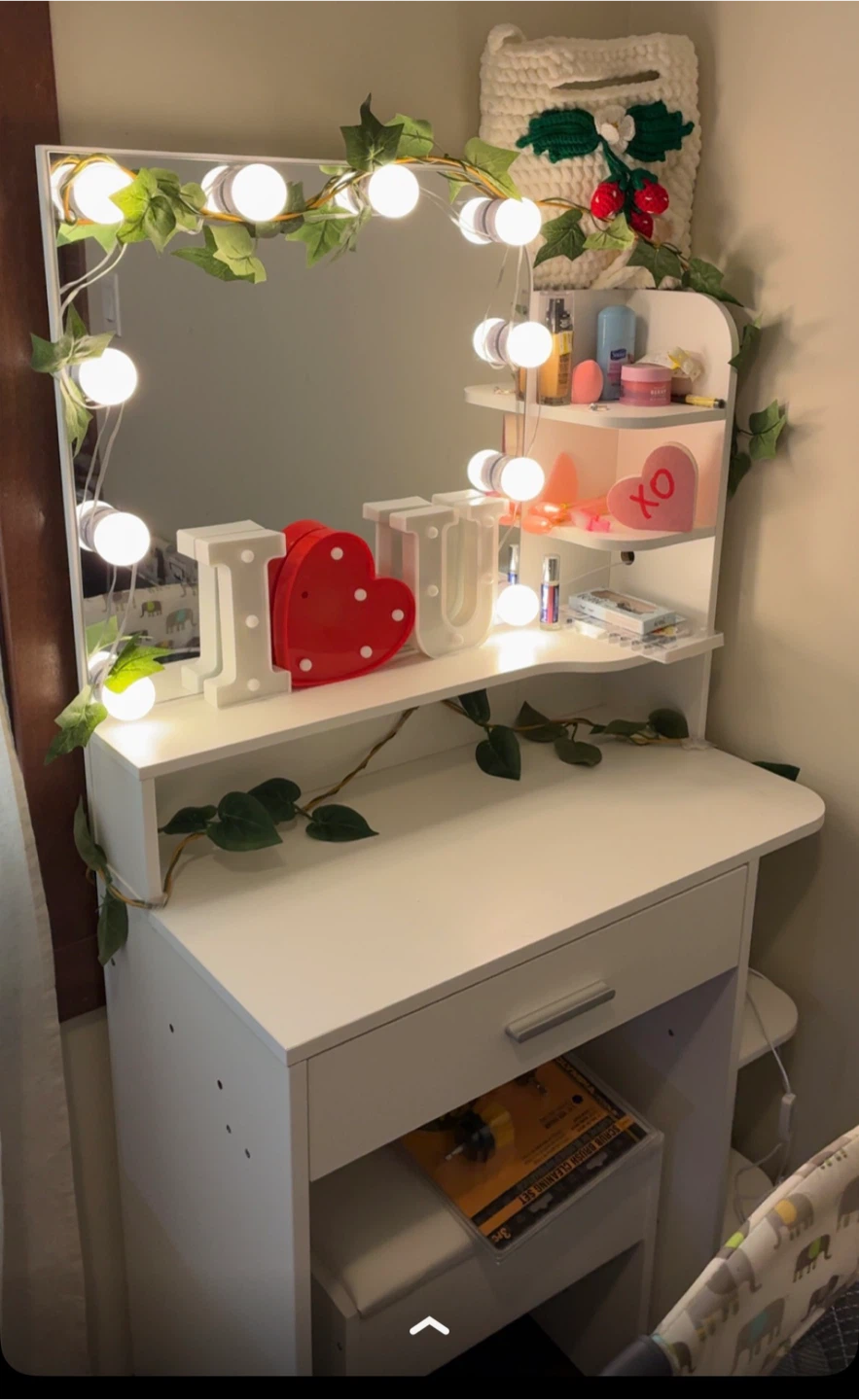 White Vanity Table with Lights and Mirror