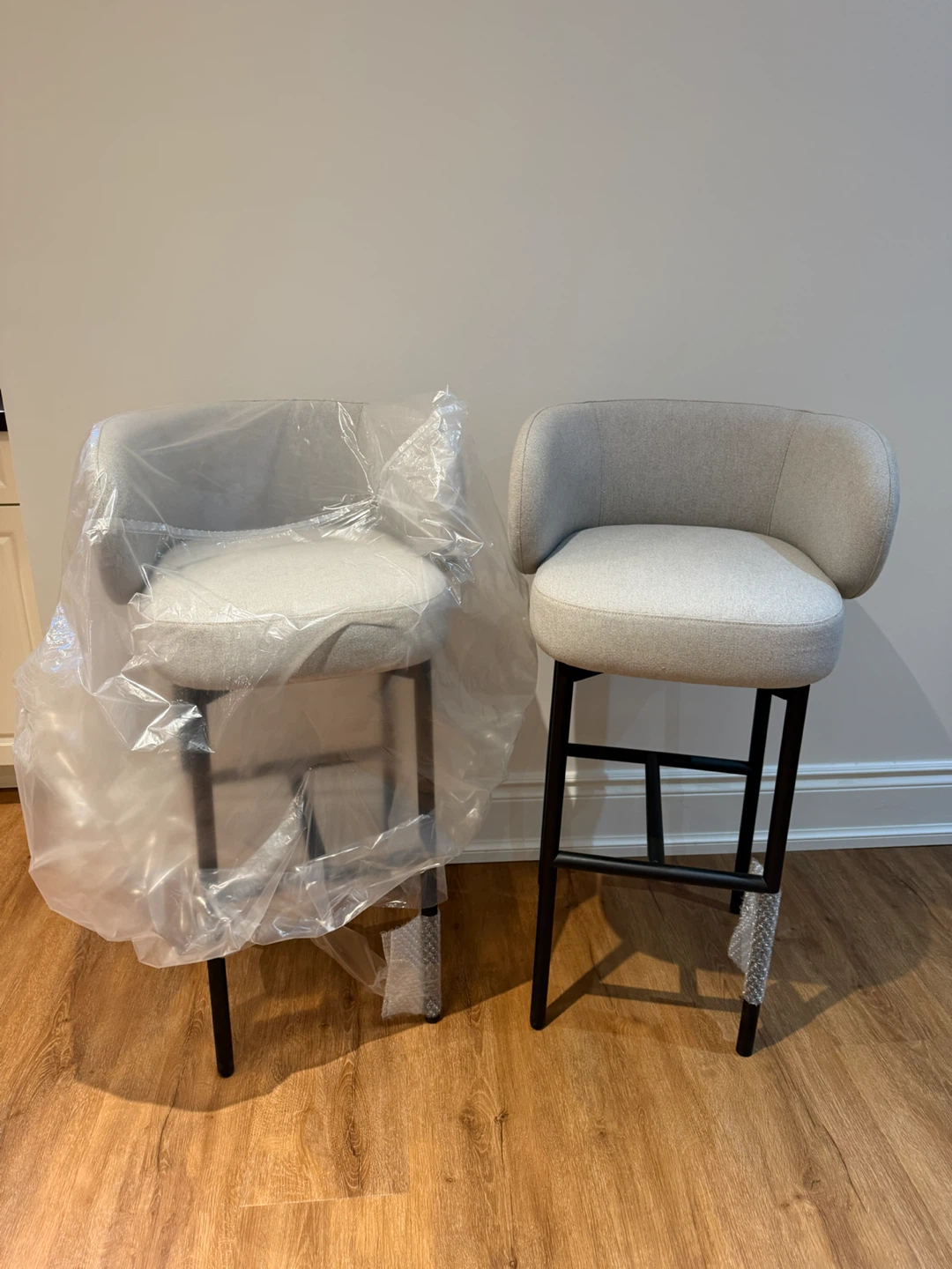 NEW  Stools (Set of 2) SEAT HEIGHT 29 1/2” BOTH FOR $1000 - photo 3