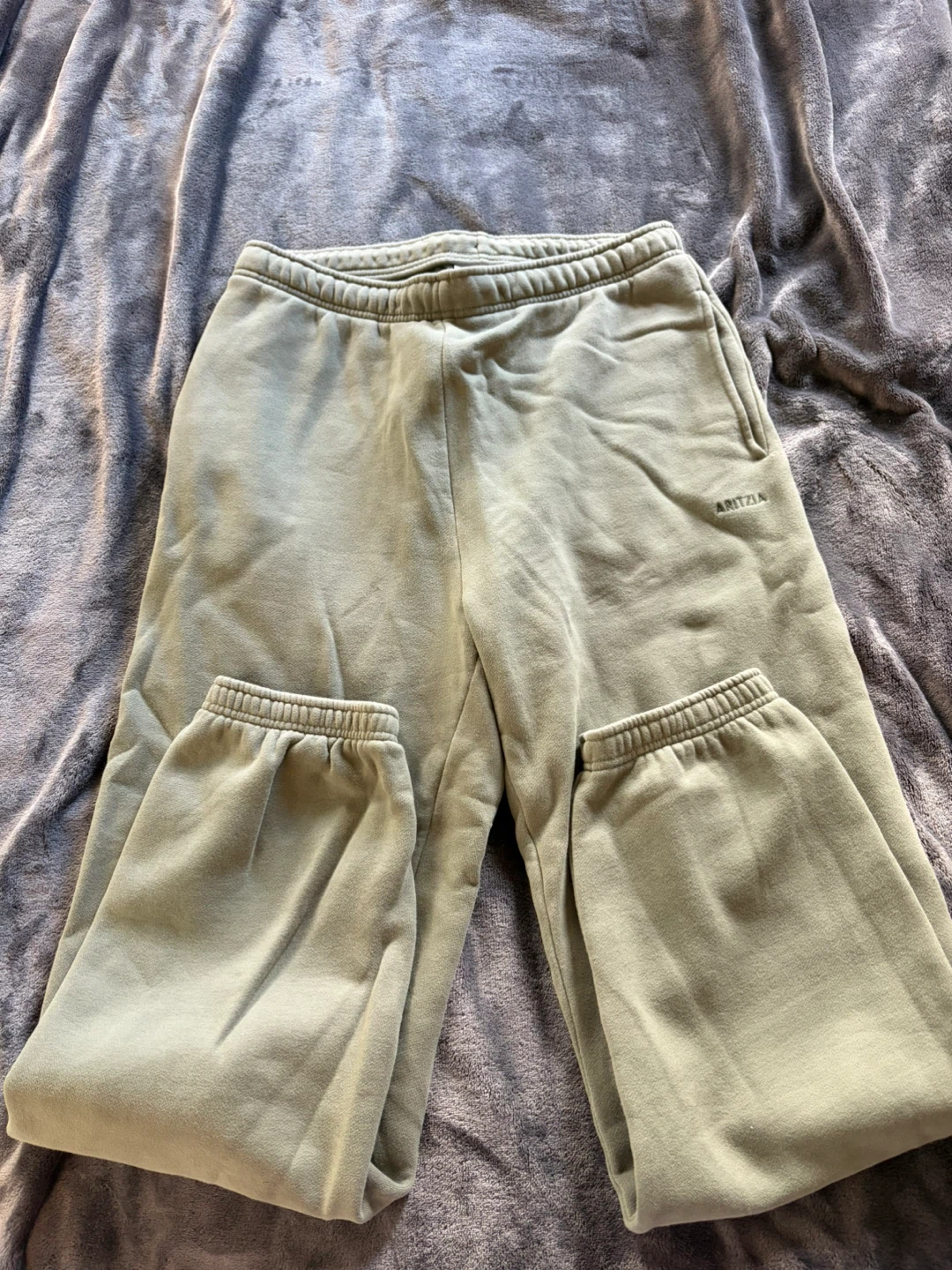 Aritzia Mega Fit Sweatpants