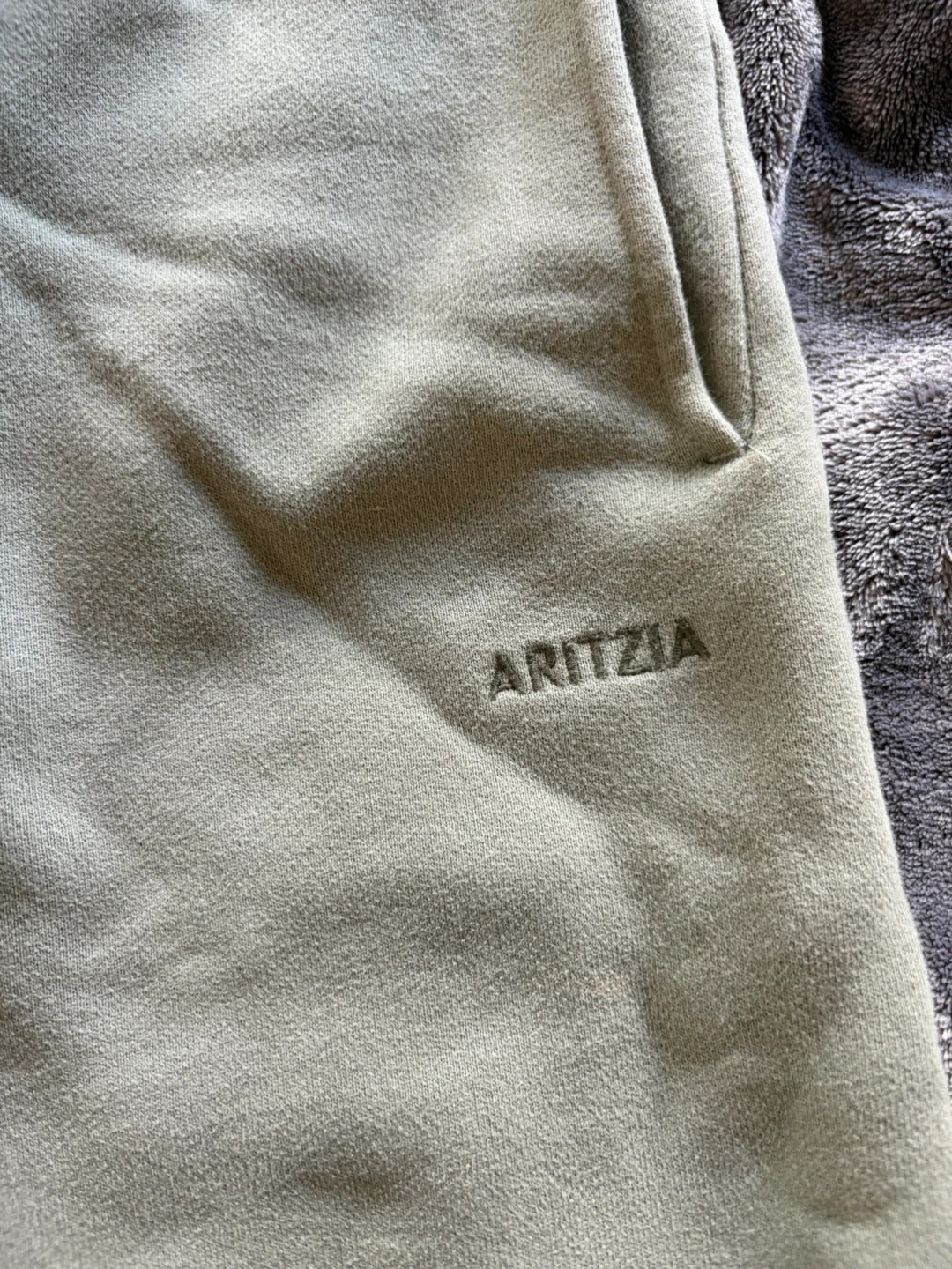 Aritzia Mega Fit Sweatpants - photo 2