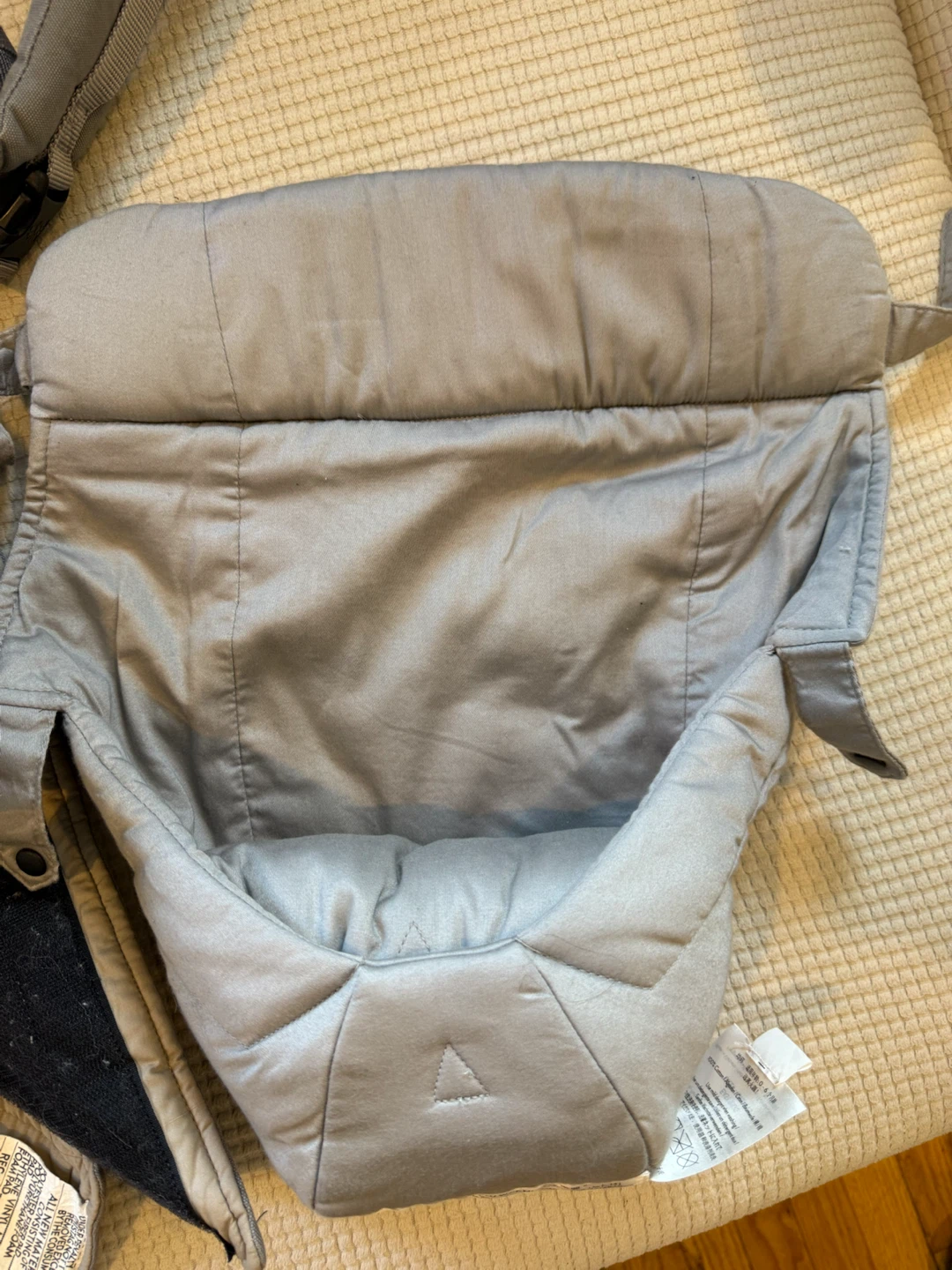 Ergobaby Baby Carrier with insert - photo 4