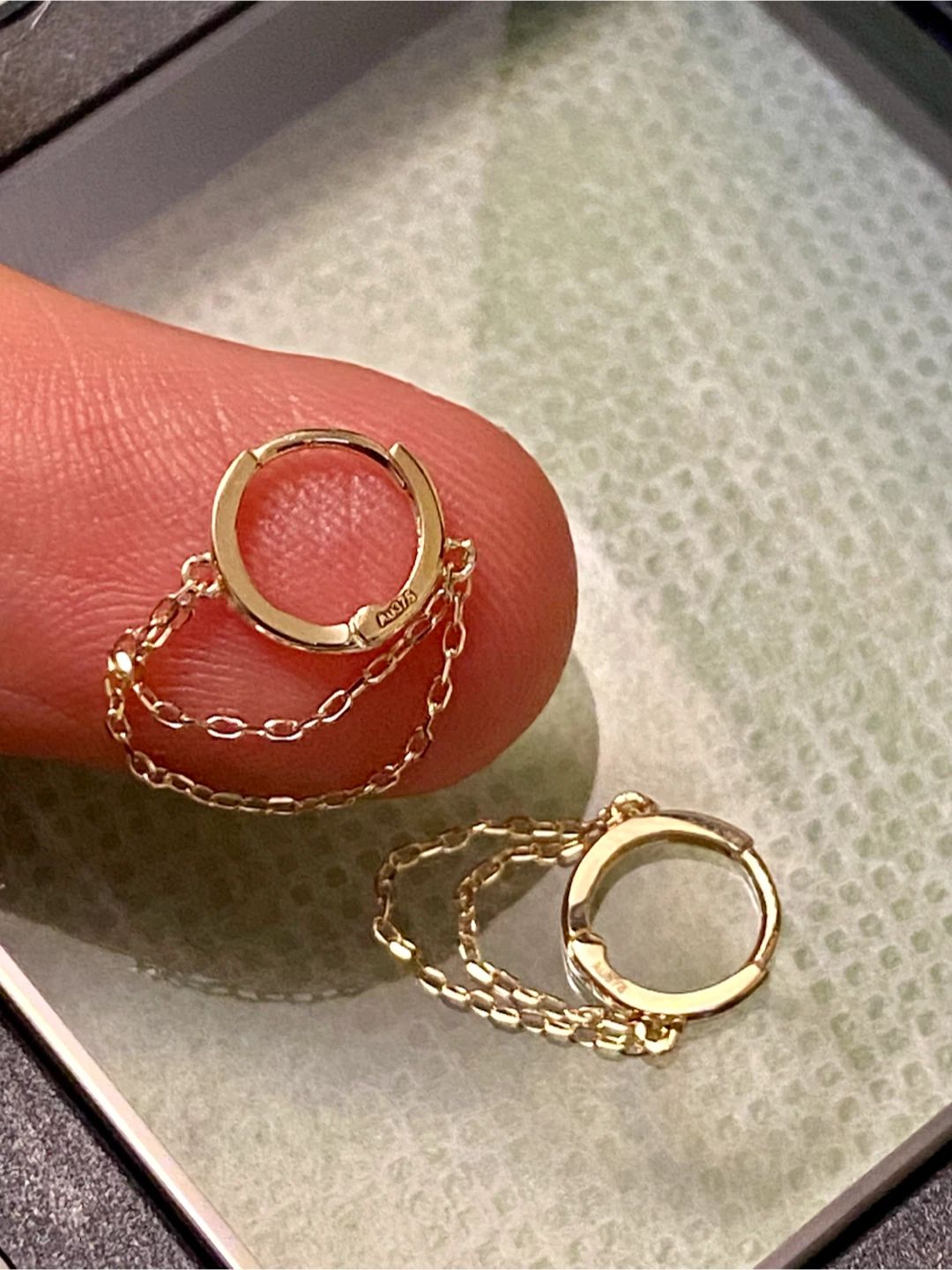 9K Gold Chain Drop Huggie Earrings - photo 4
