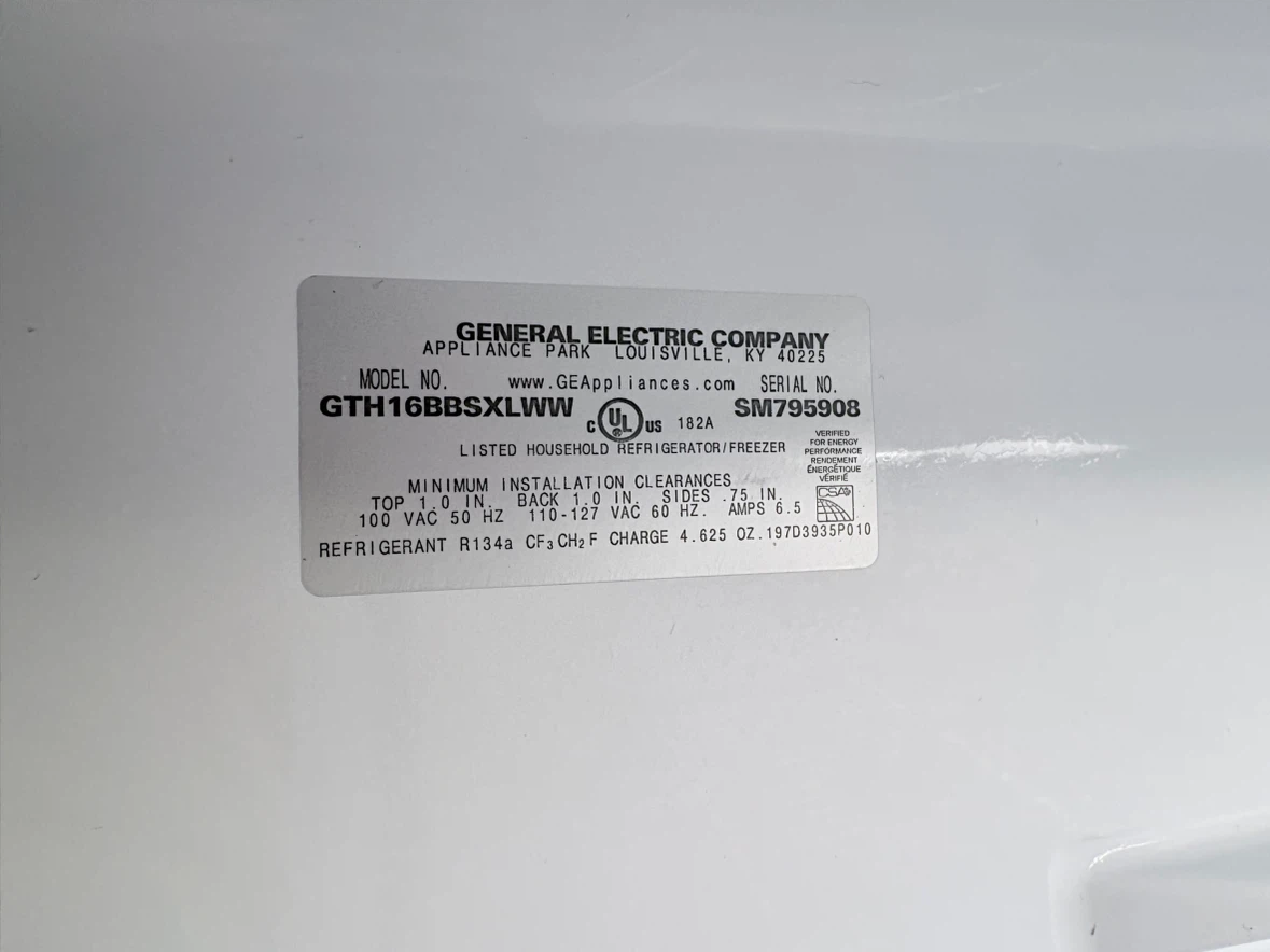 GE Top-Freezer Refrigerator - photo 5