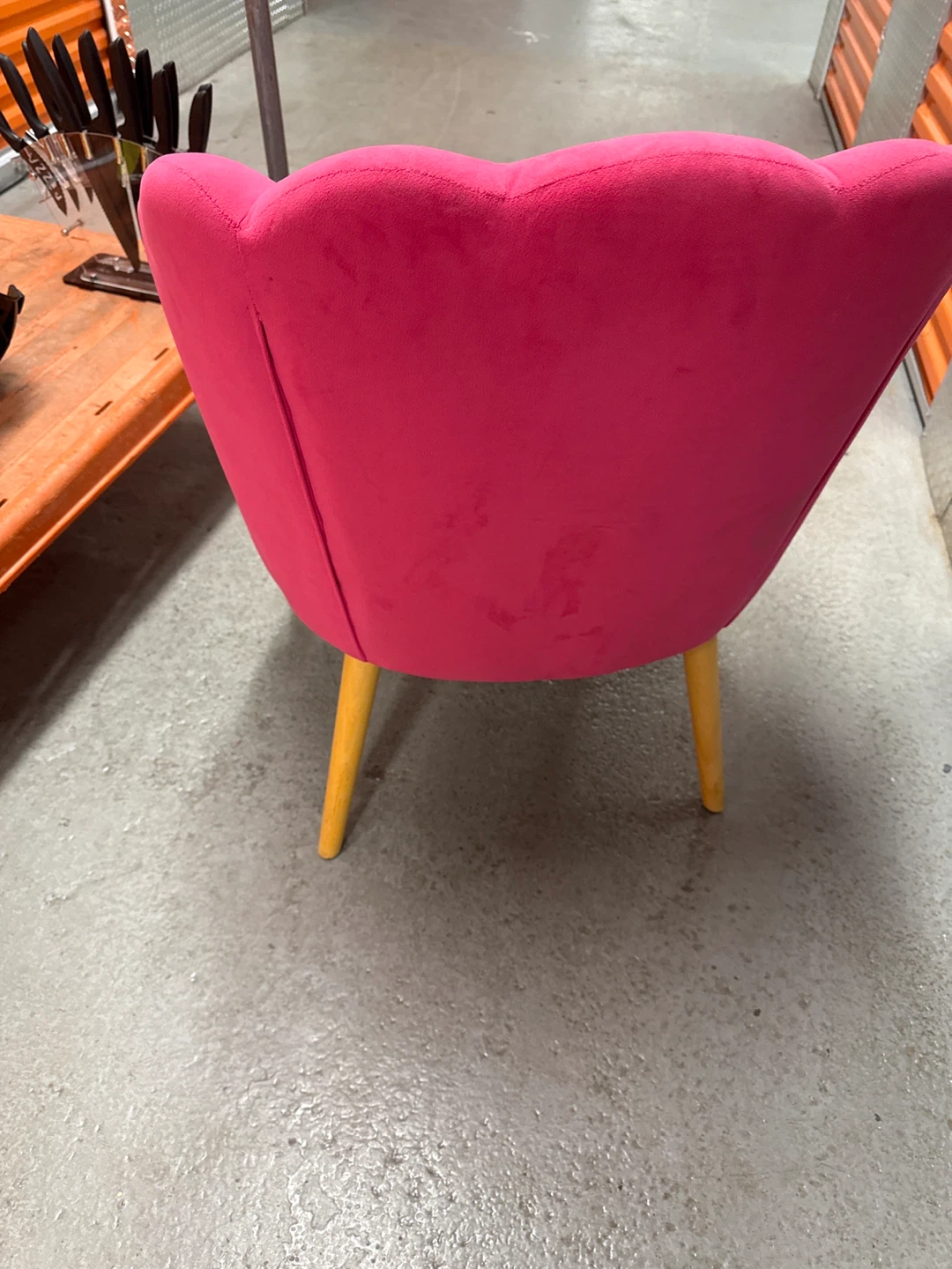 Beautiful Hot Pink Shell Accent Chair - photo 2