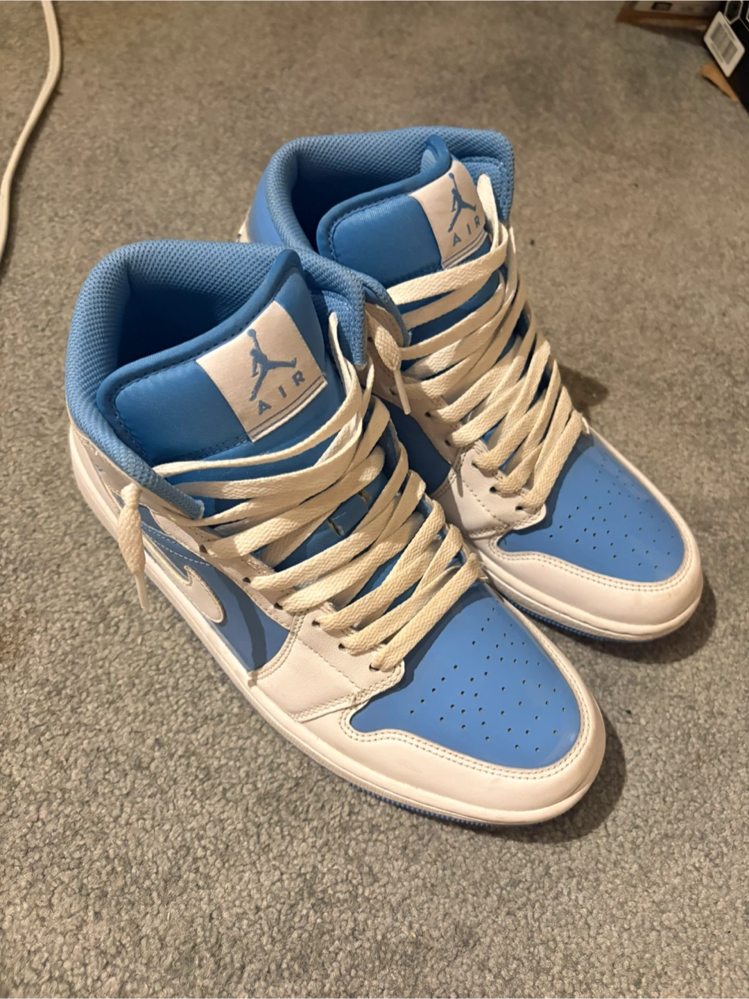 Air Jordan 1 Mid Legend blue