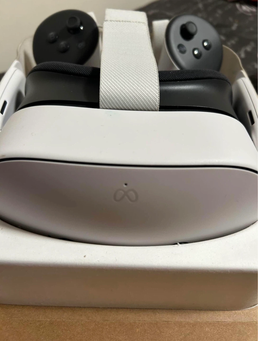 Meta Quest 3S VR Headset - 128GB - photo 2