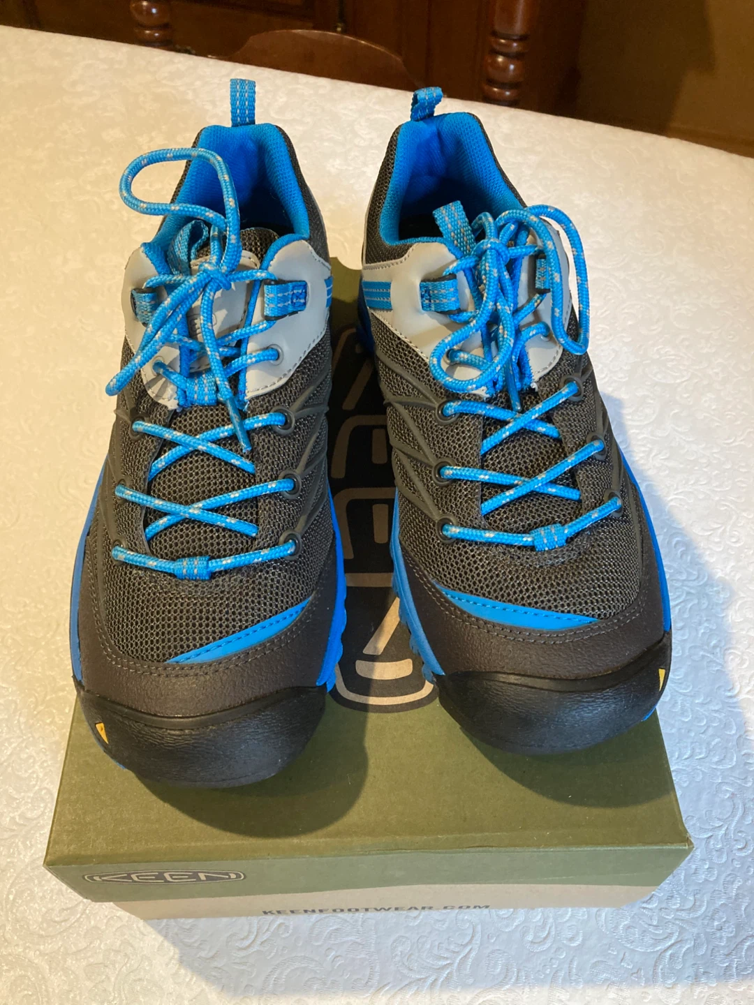 NIB KEEN Rare Marshall Hiking Shoes 9.5