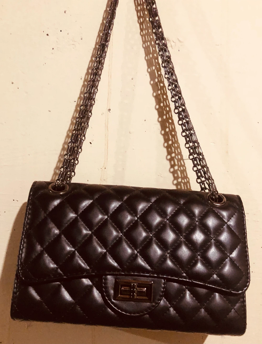 Black Quilted Chain Handbag - photo 2