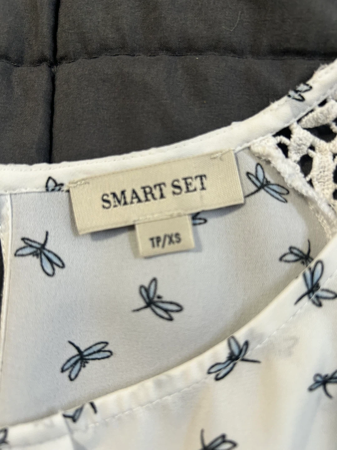 Smart Set White Dragonfly Print Lace Top TP/XS - photo 2