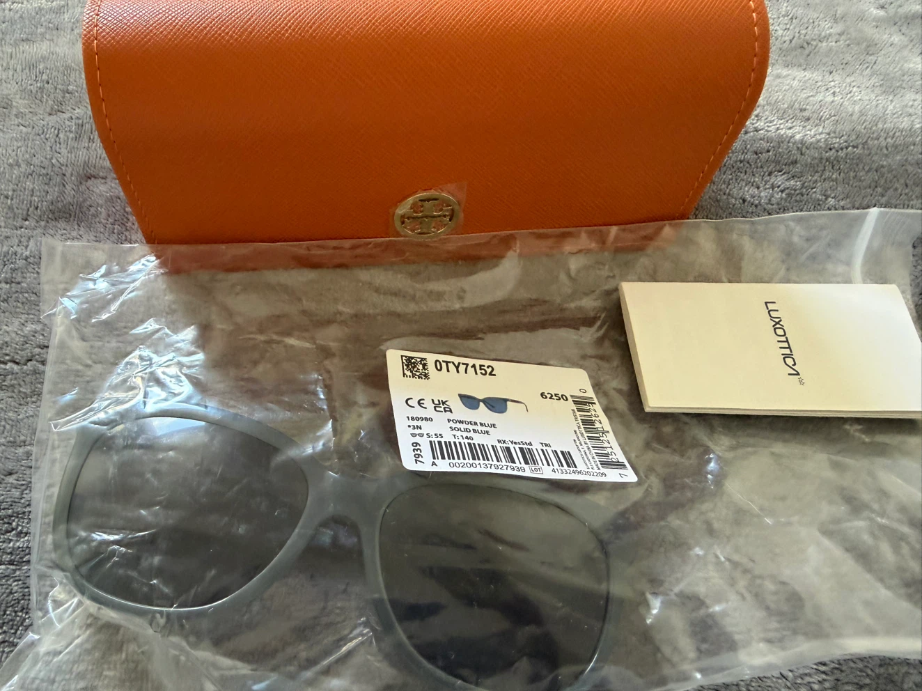 Tory Burch Sunglasses - photo 2