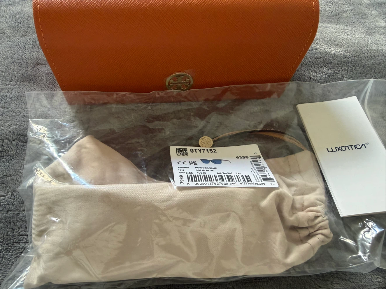 Tory Burch Sunglasses - photo 3