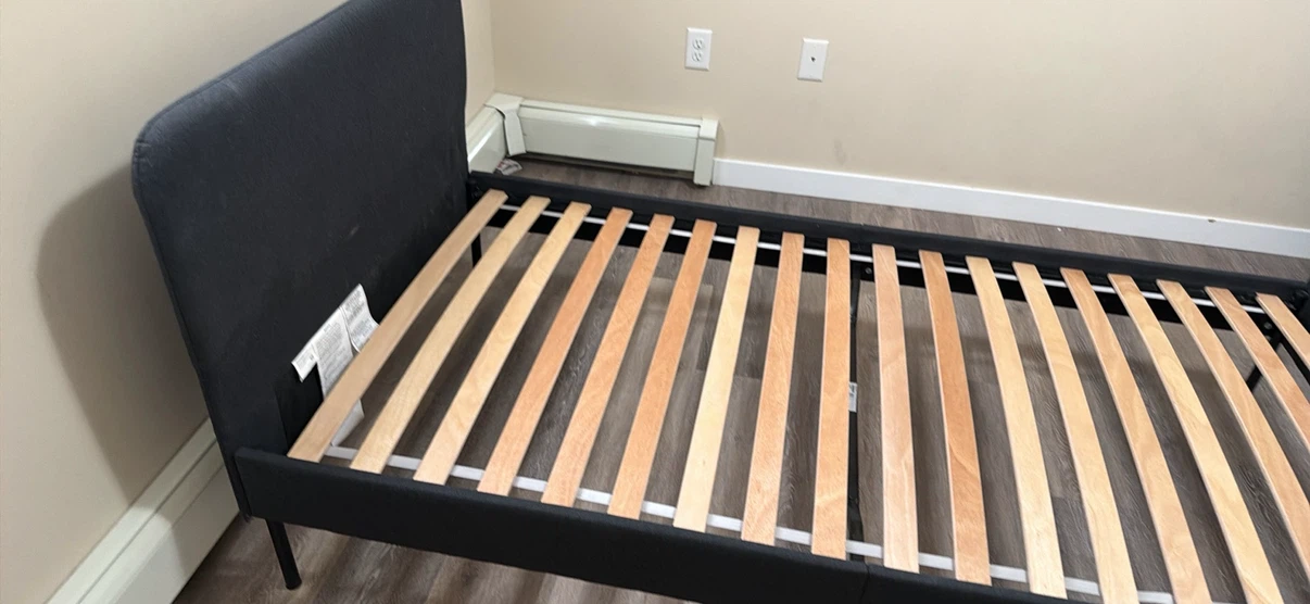 Twin bed fram with mattress - photo 2