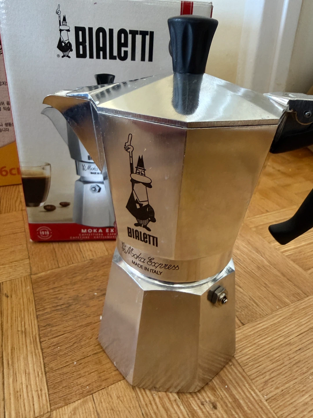 Bialetti Moka Express Espresso Maker