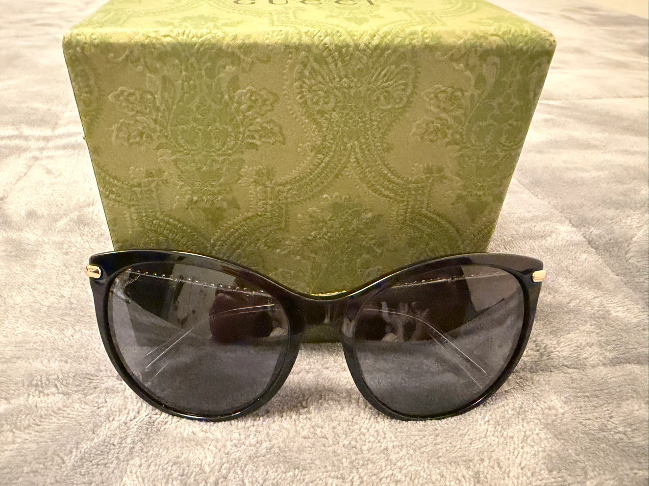 GUCCI Black Sunglasses with Rhinestone Arms - photo 3