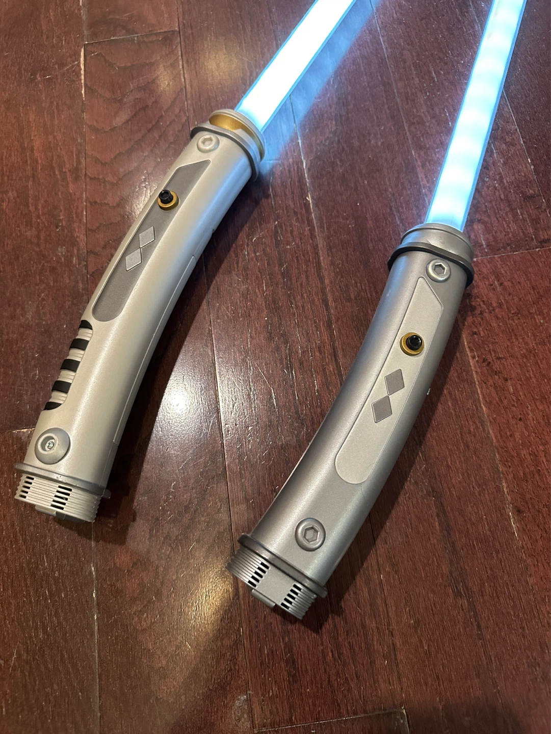 Disney Parks Star Wars Ashoka Lightsaber Set - photo 2