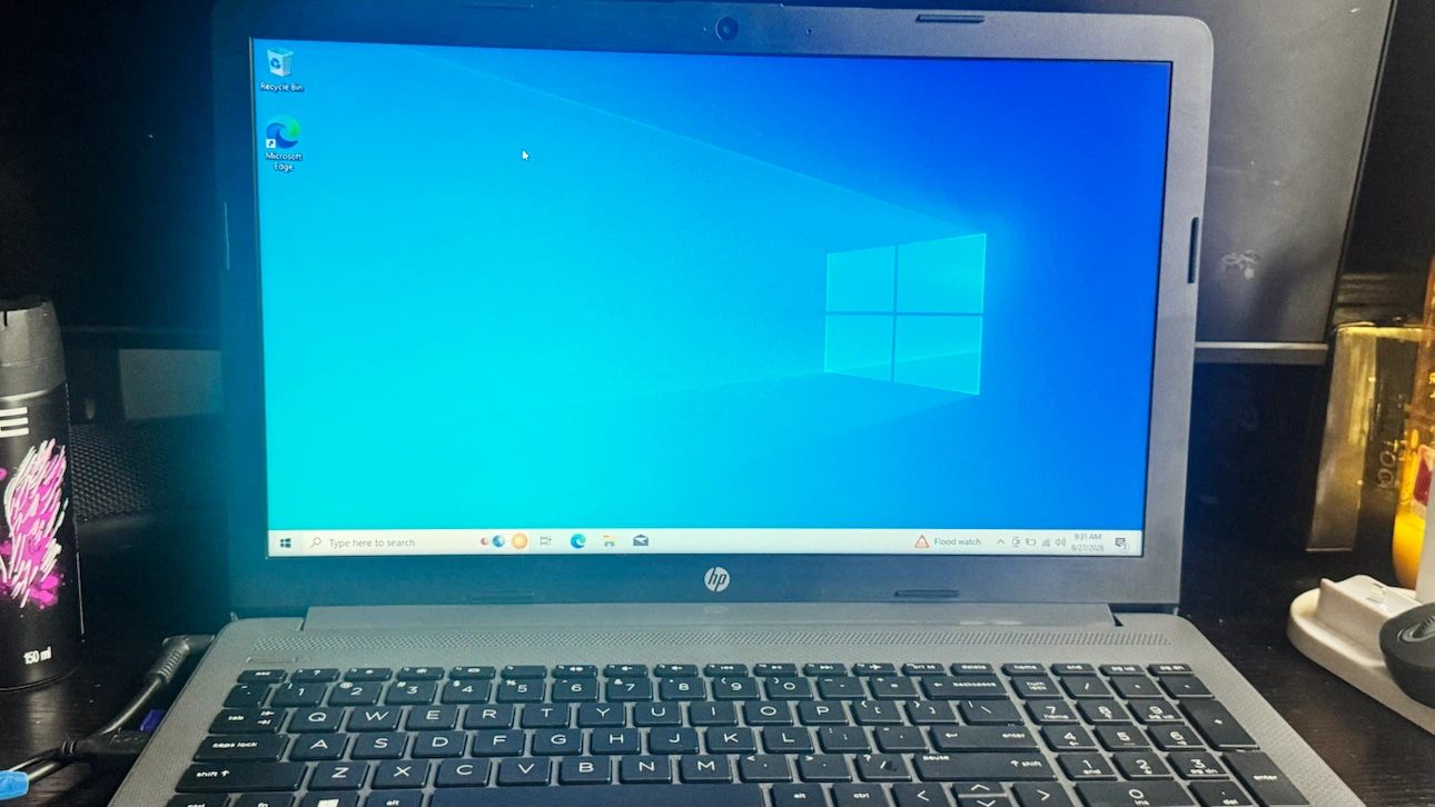 HP Laptop - photo 3