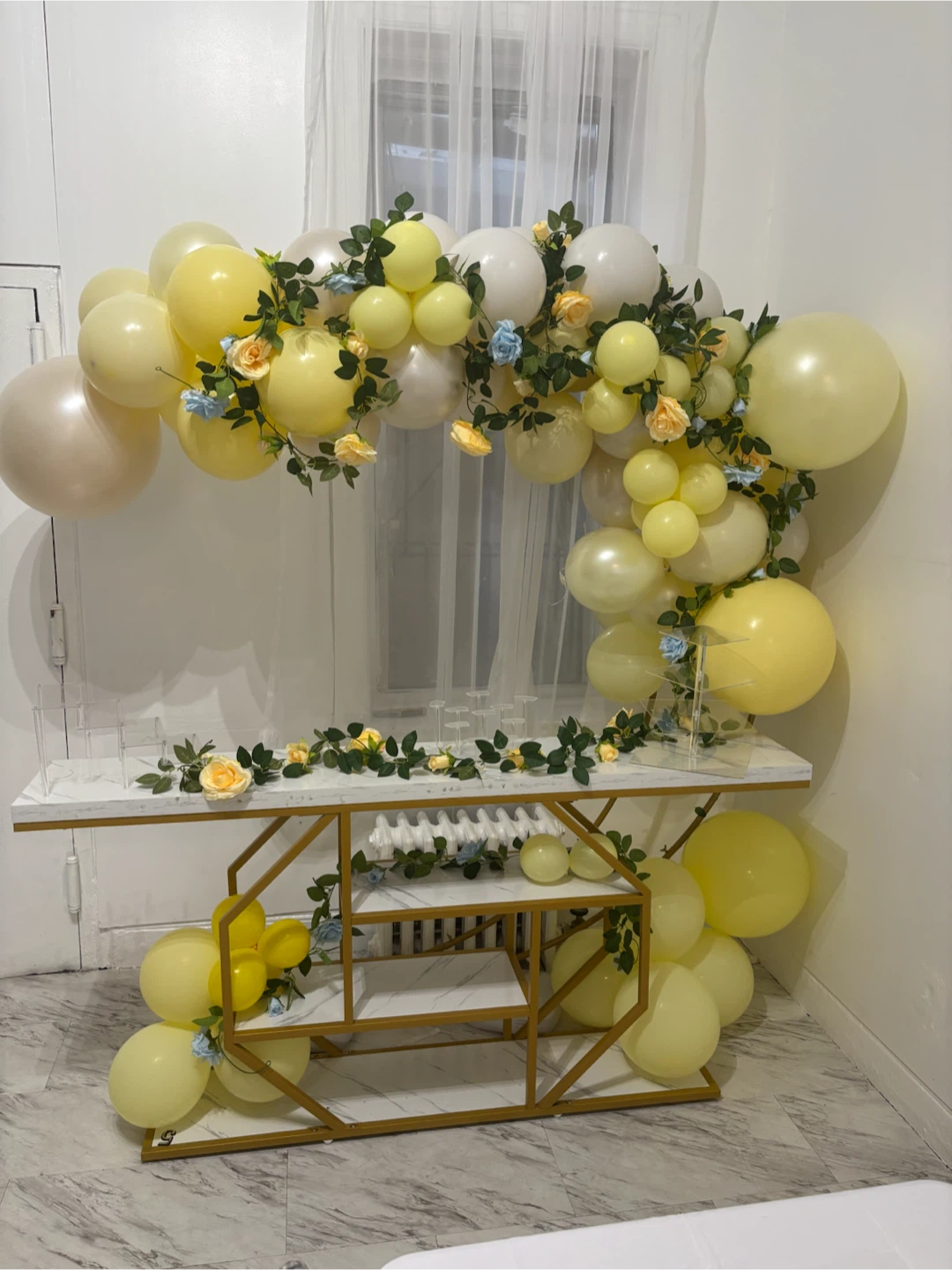 Gold Crescent Moon Arch Backdrop Stand - photo 3