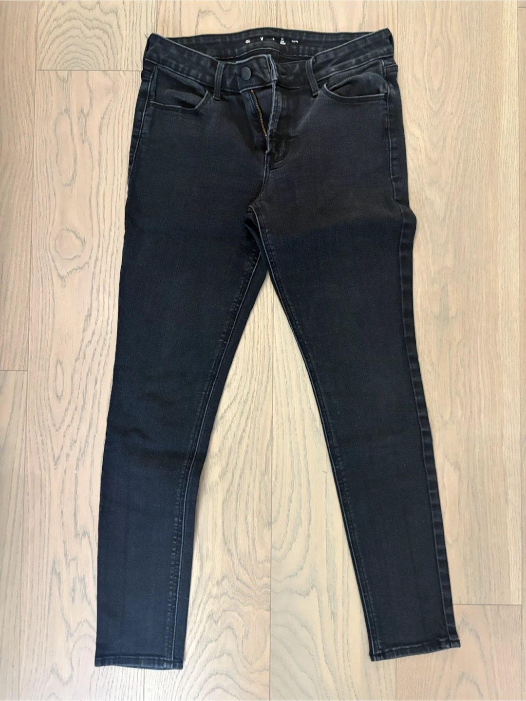 Old Navy Mid-Rise Super Skinny Jeans