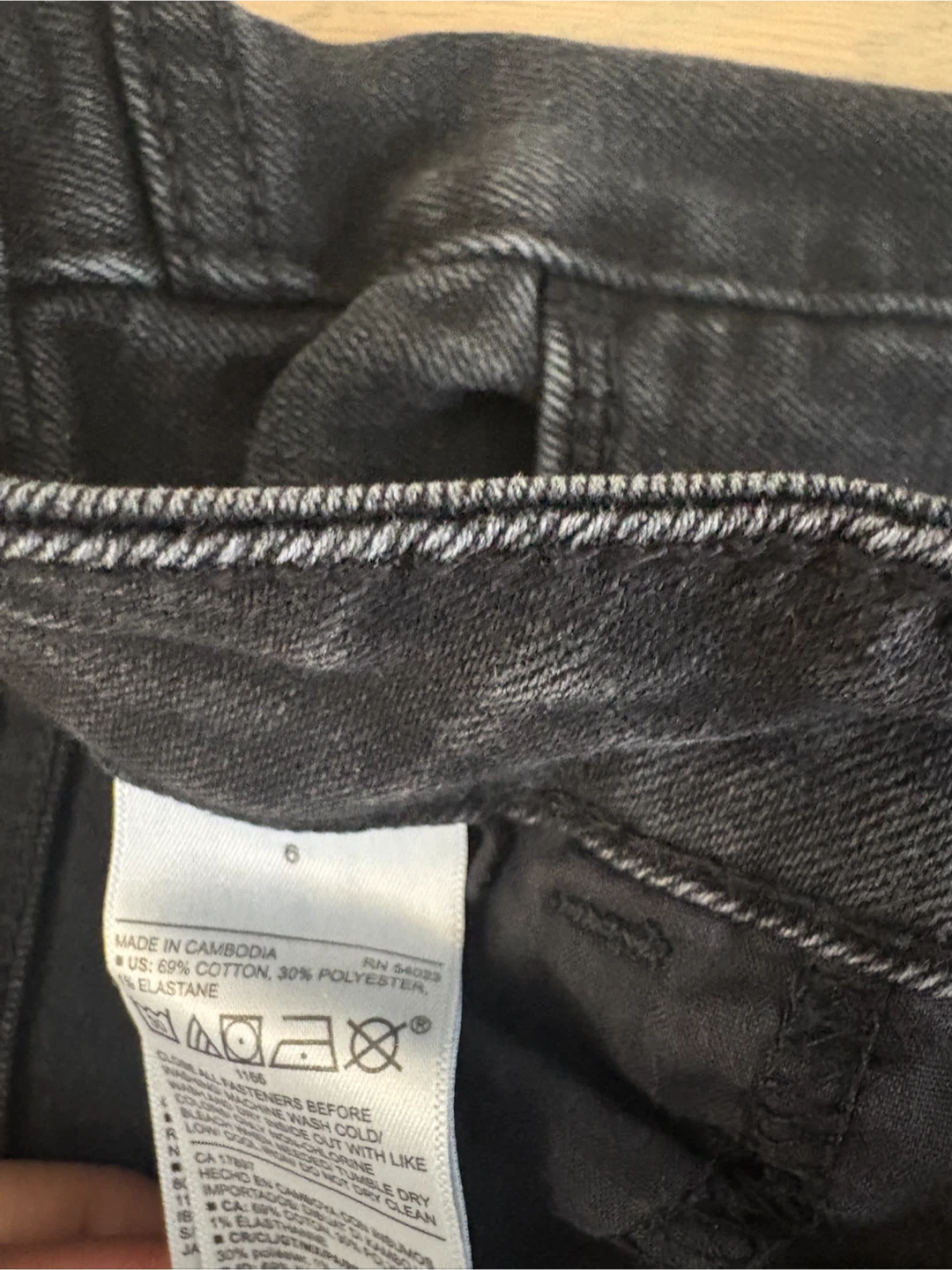 Old Navy Mid-Rise Super Skinny Jeans - photo 3