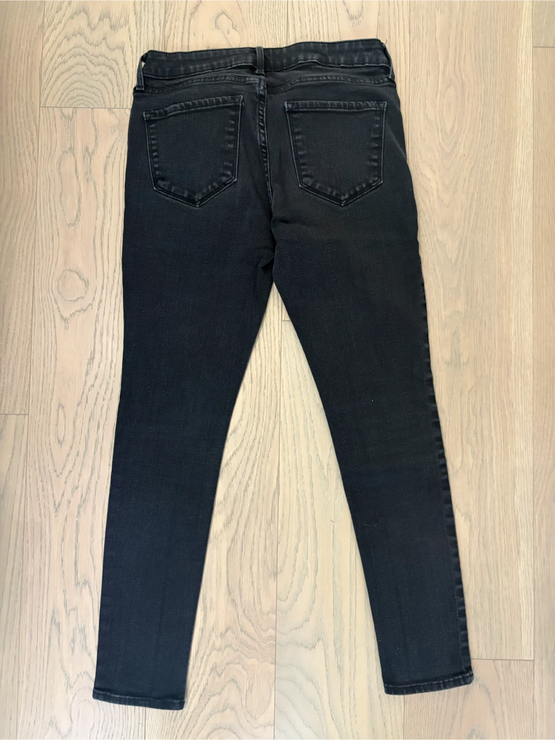 Old Navy Mid-Rise Super Skinny Jeans - photo 4