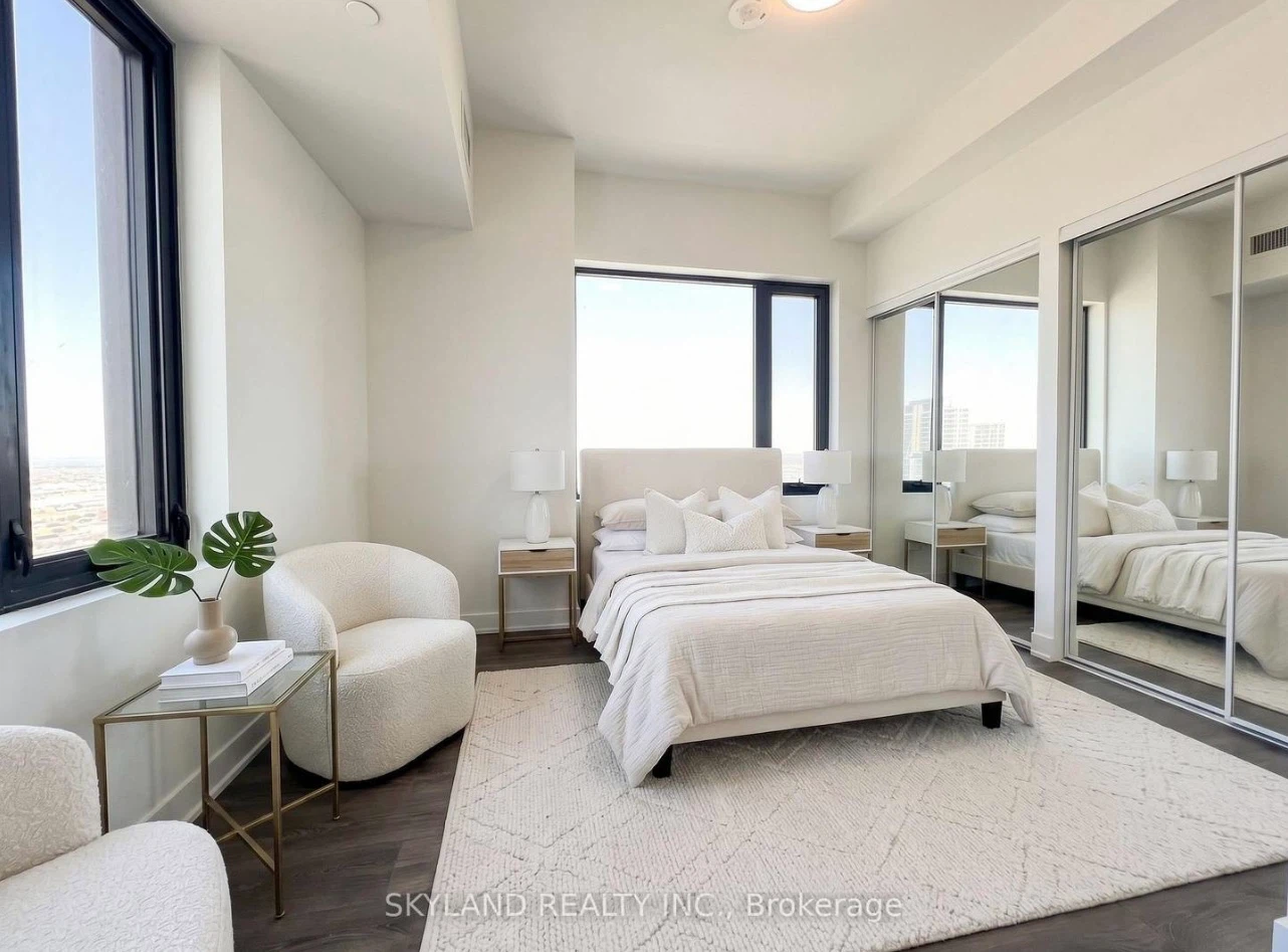 2 bed top Floor Condo in Vaughan!!!! - photo 3