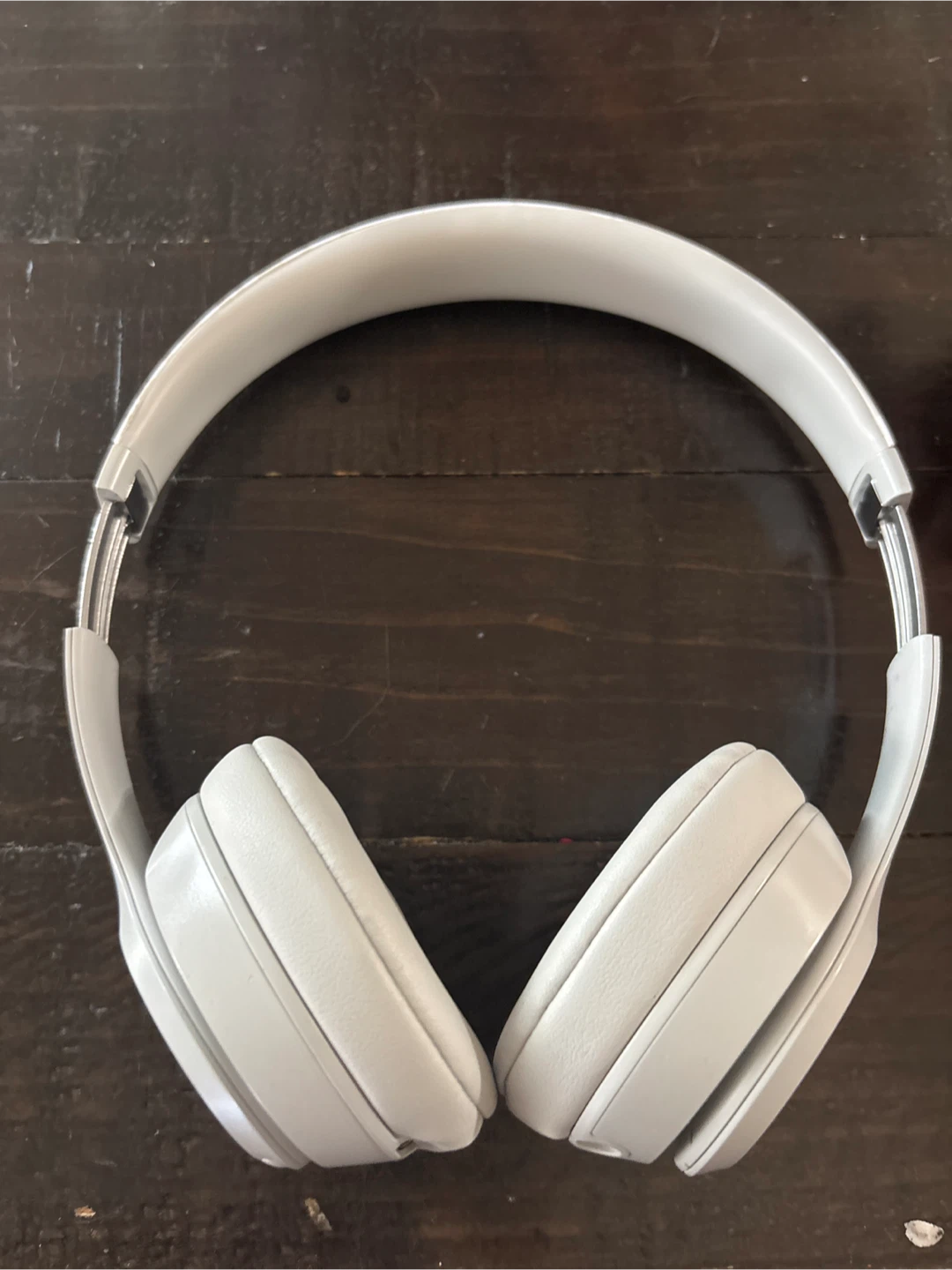 White Beats Solo 4 Wireless Headphones