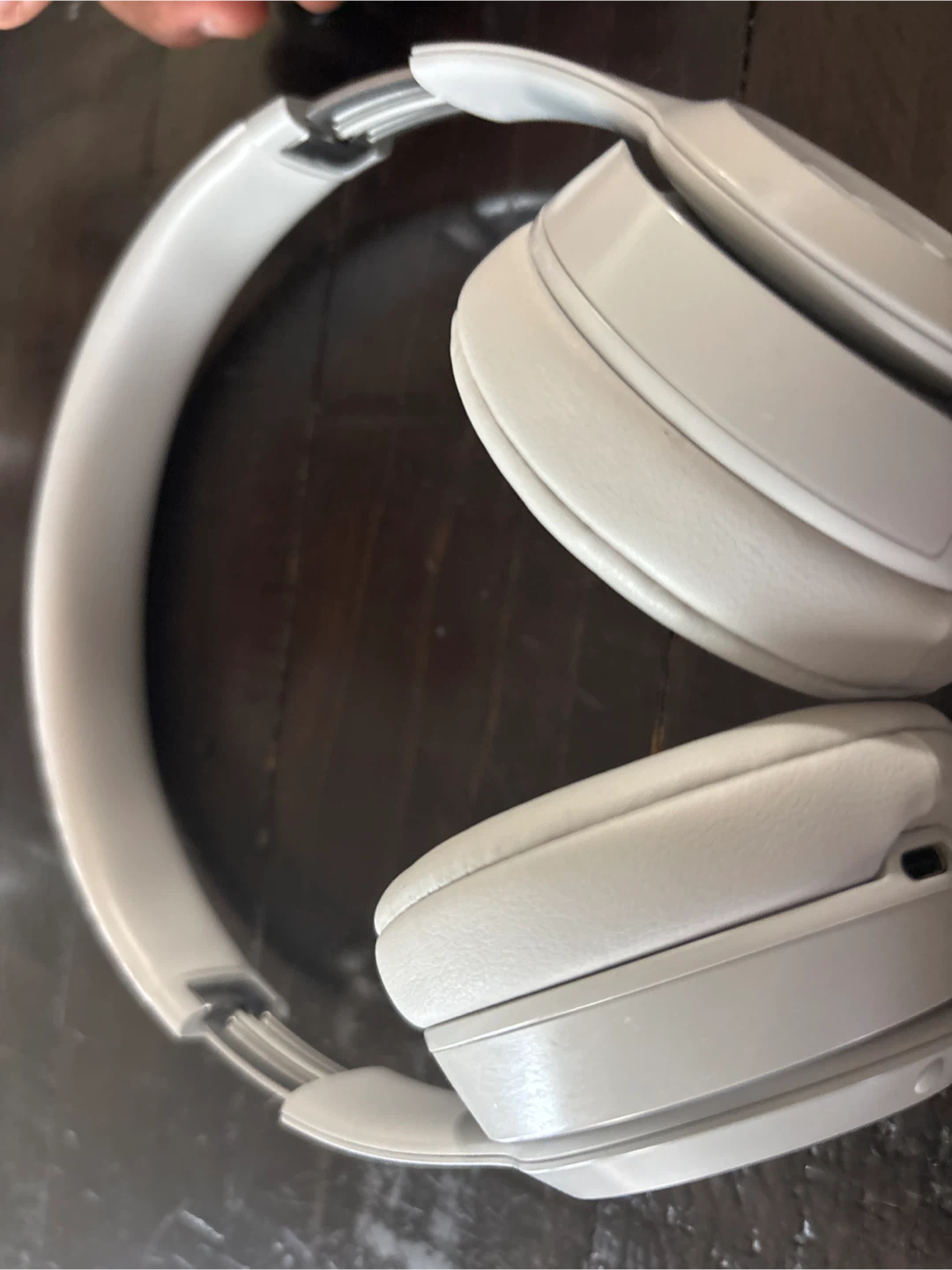 White Beats Solo 4 Wireless Headphones - photo 2