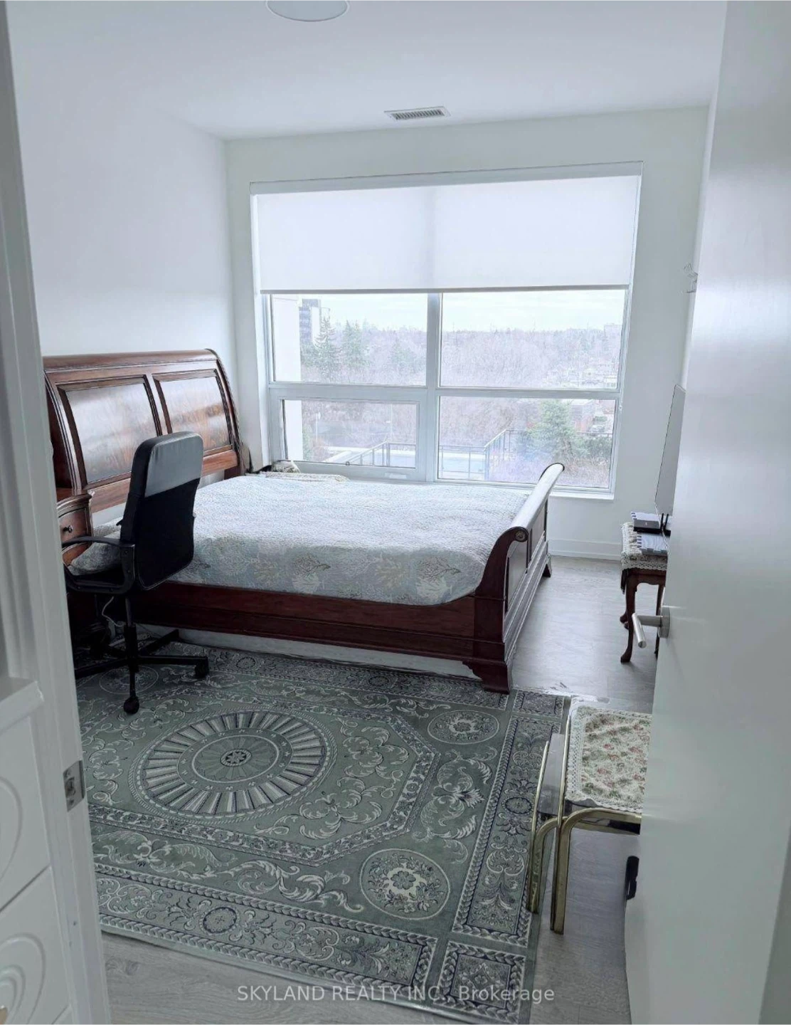 2 bed | 2 Bath Condo in Markham - photo 5
