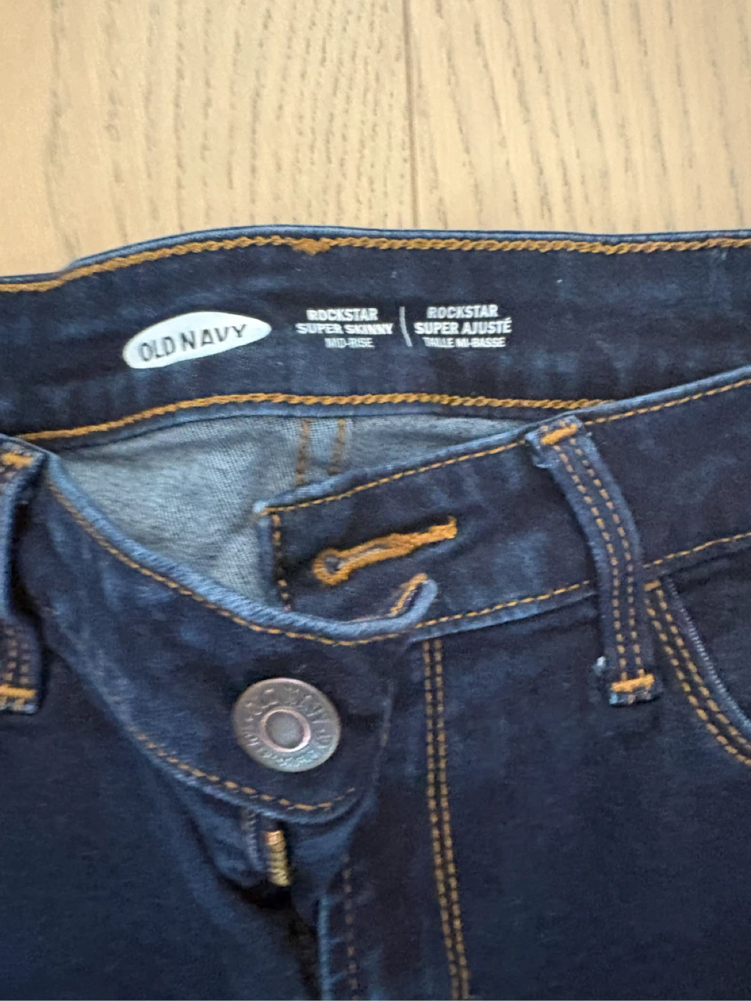 Old Navy Rockstar Super Skinny Jeans - Size 4 Long - photo 2