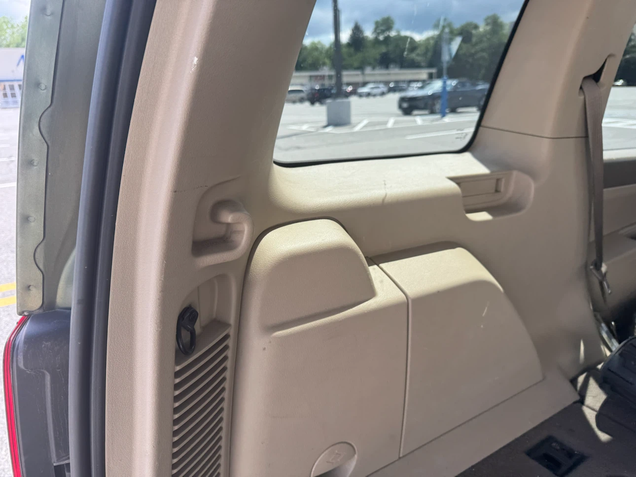 Jeep Liberty - photo 2
