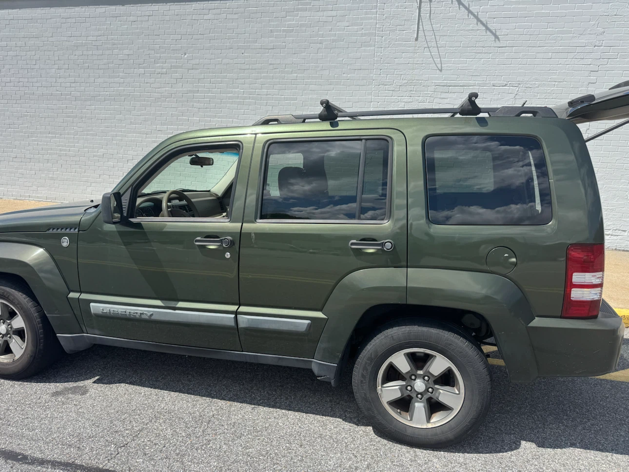 Jeep Liberty - photo 4