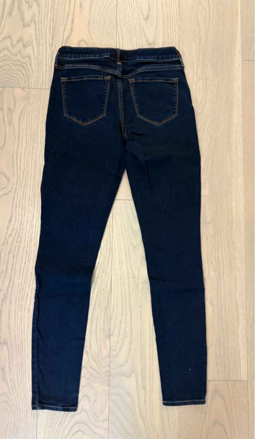 Old Navy Rockstar Super Skinny Jeans - Size 4 Long - photo 4