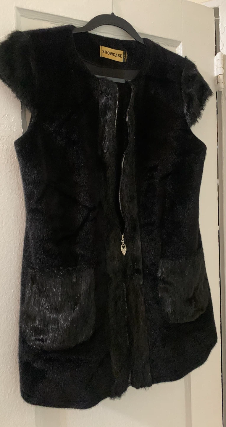 SHOWCASE Black Faux Fur Vest
