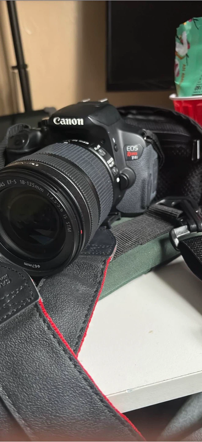 Canon EOS Rebel T4i DSLR Camera with 18-135mm Lens - photo 4