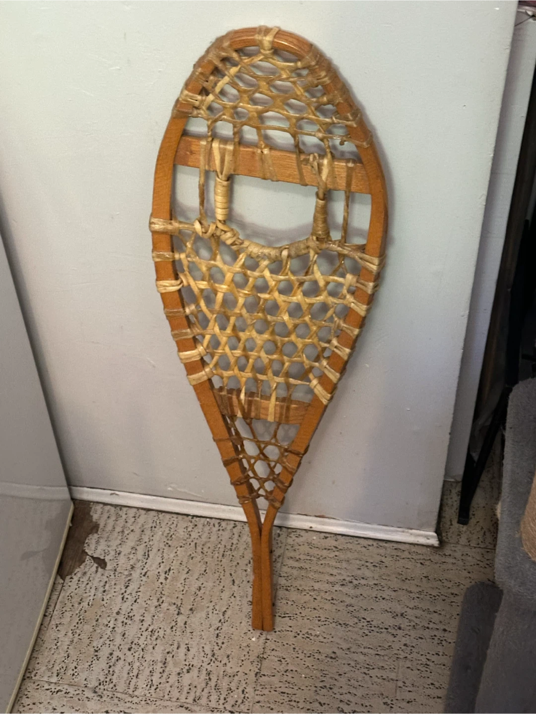 Vintage 33.5" Wooden Huron Snowshoe - Pristine Condition