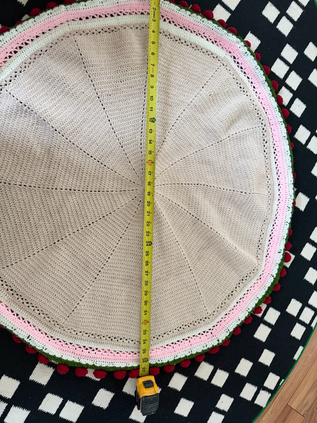 Hand-crocheted rose blanket - photo 4
