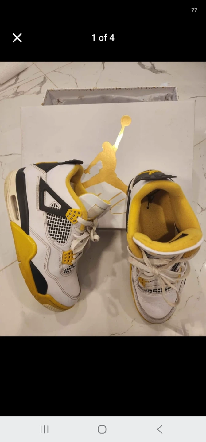 Air Jordan 4 "Lightning" Sneakers