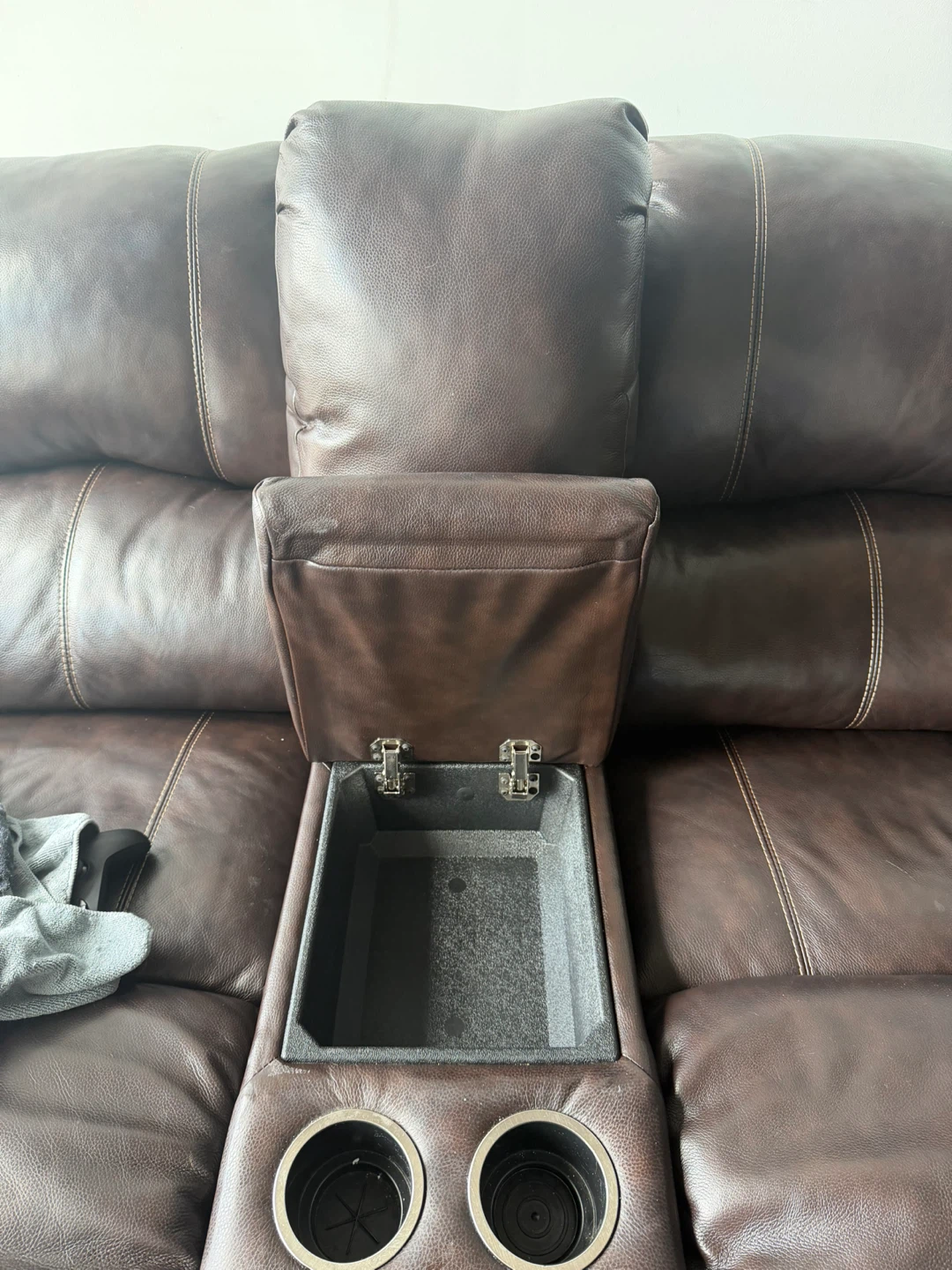 Italian leather electronic reclining love seat - photo 2