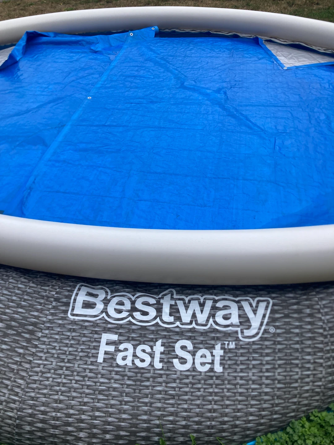 MOVING SALE : Bestway Above Ground Pool - photo 4