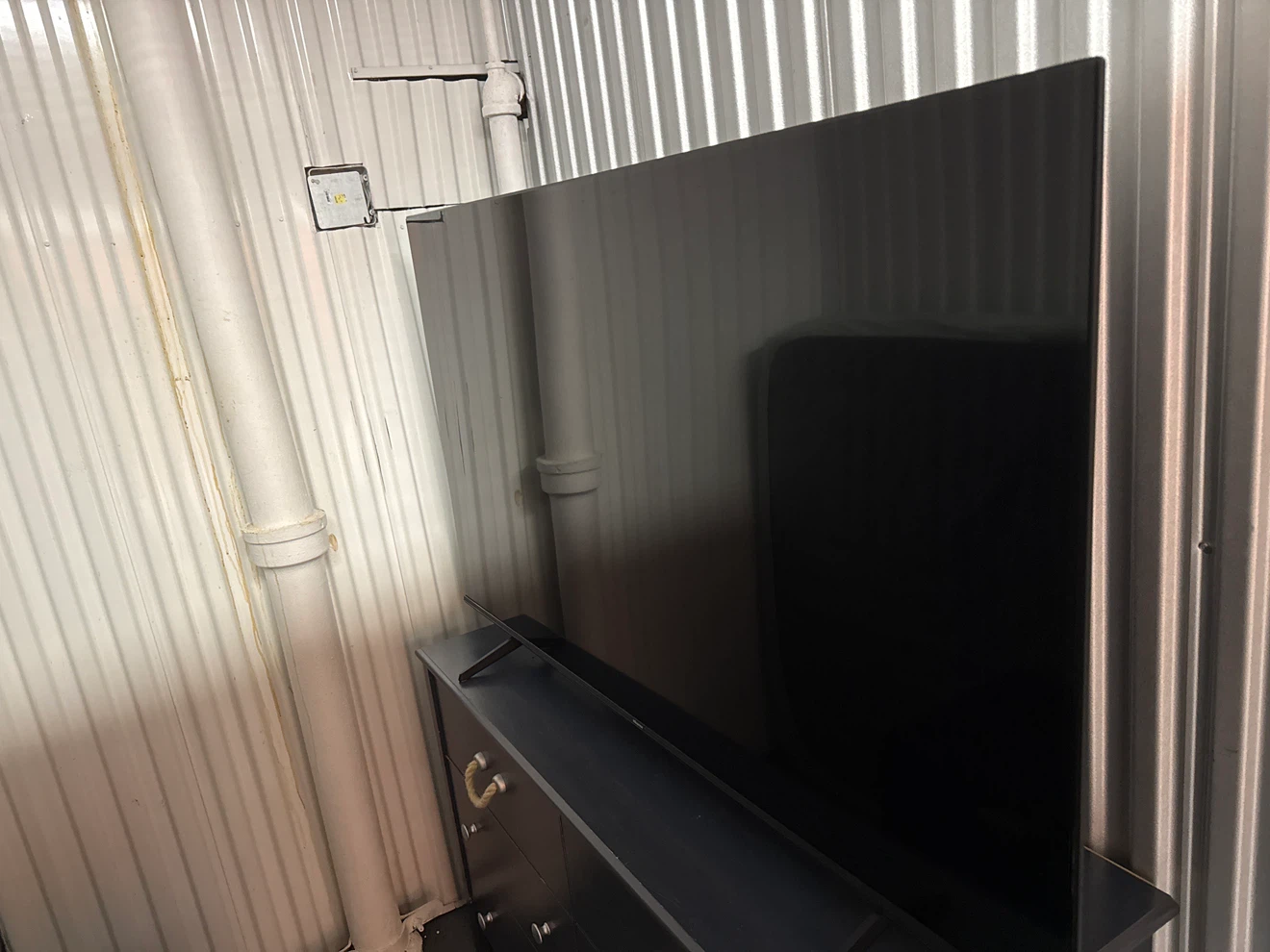 Like new Hisense 65A6N 65-inch Smart TV - photo 4