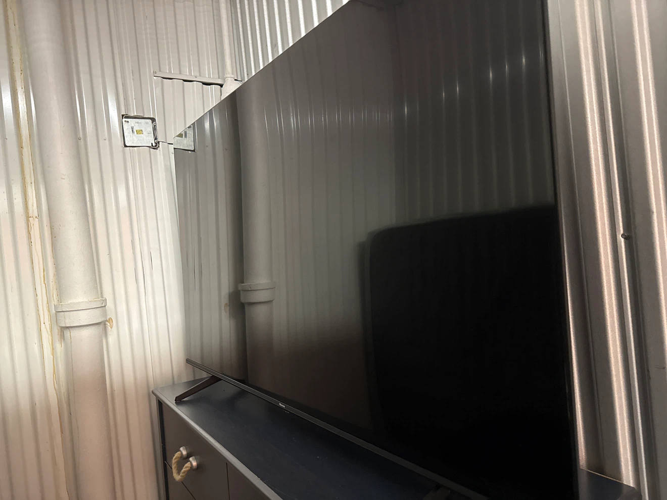 Like new Hisense 65A6N 65-inch Smart TV - photo 5