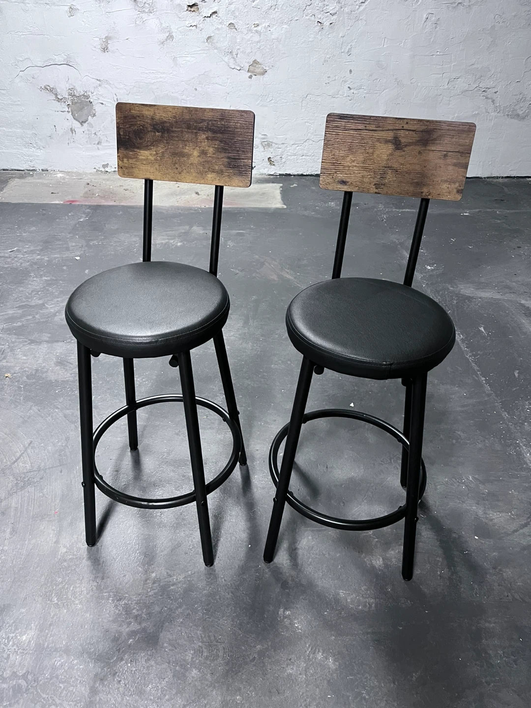 Set of 2 Black Bar Stools with Backrests